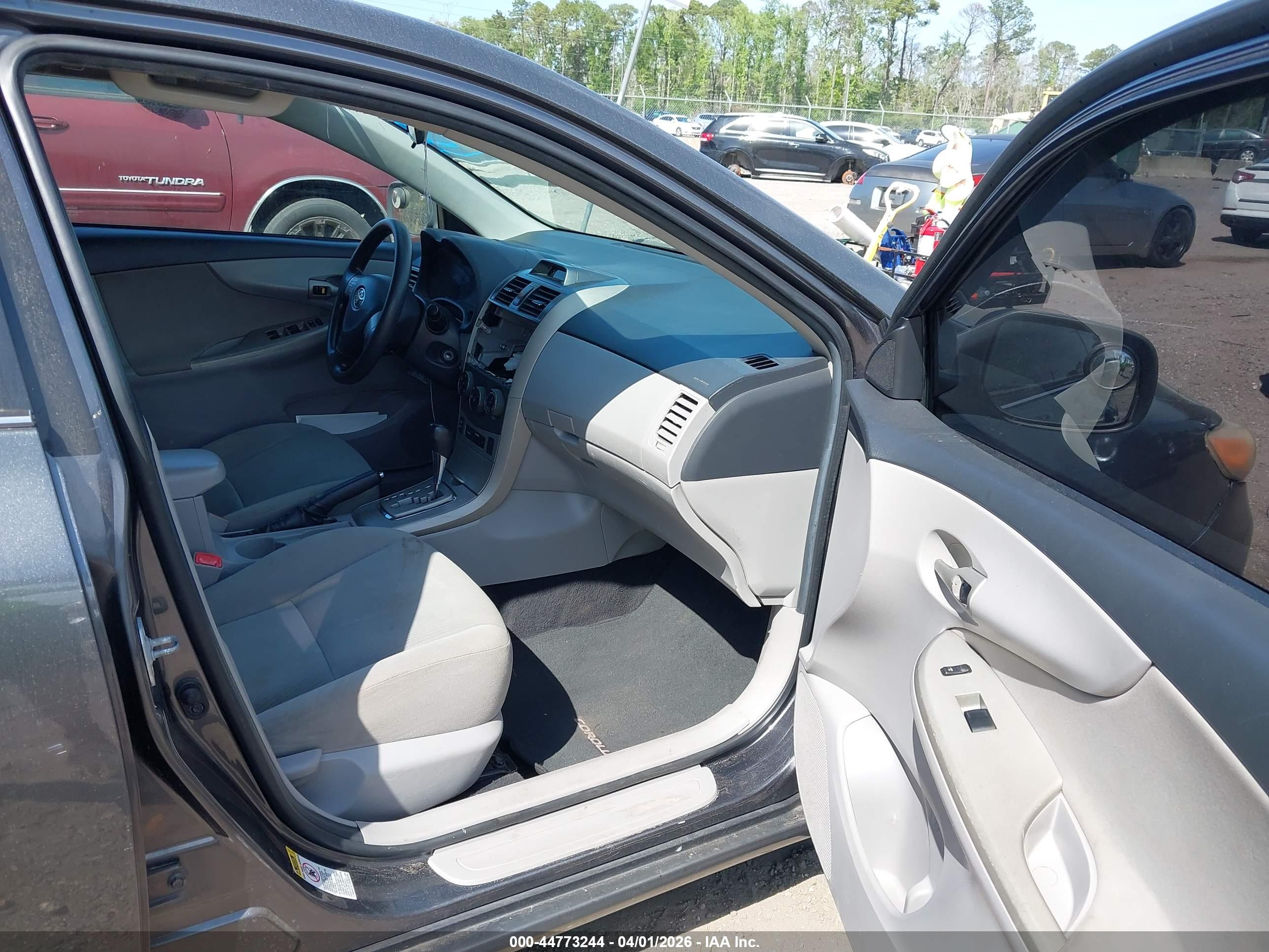 TOYOTA COROLLA image 5