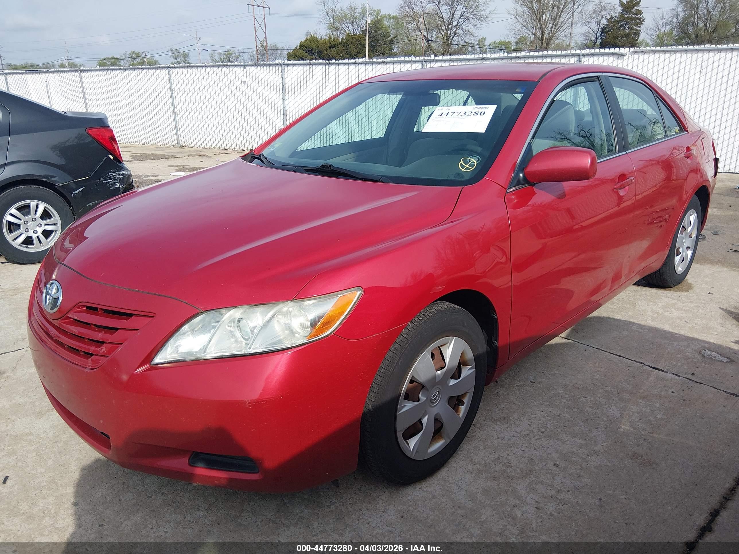 TOYOTA CAMRY image 2