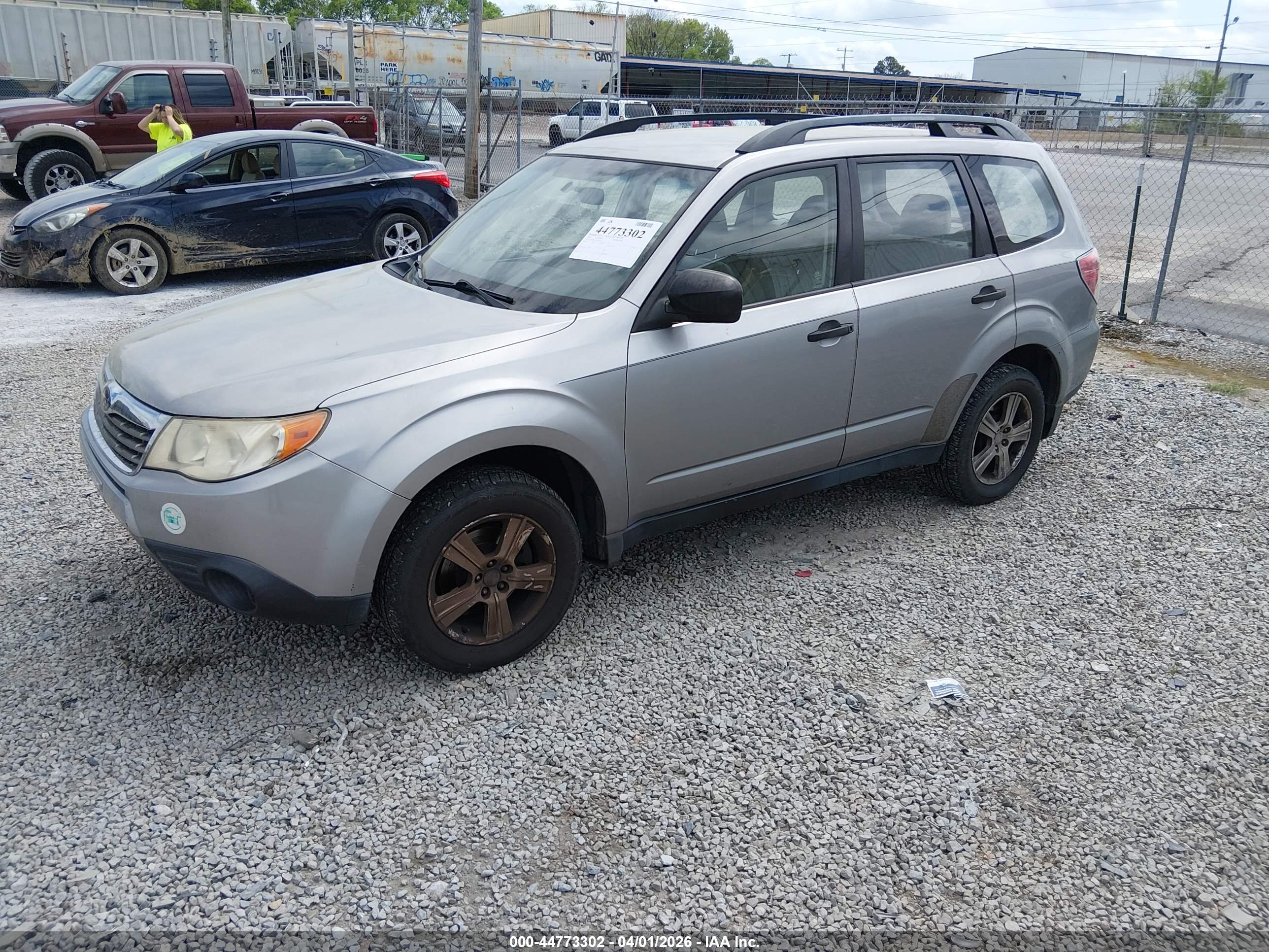 SUBARU FORESTER image 2