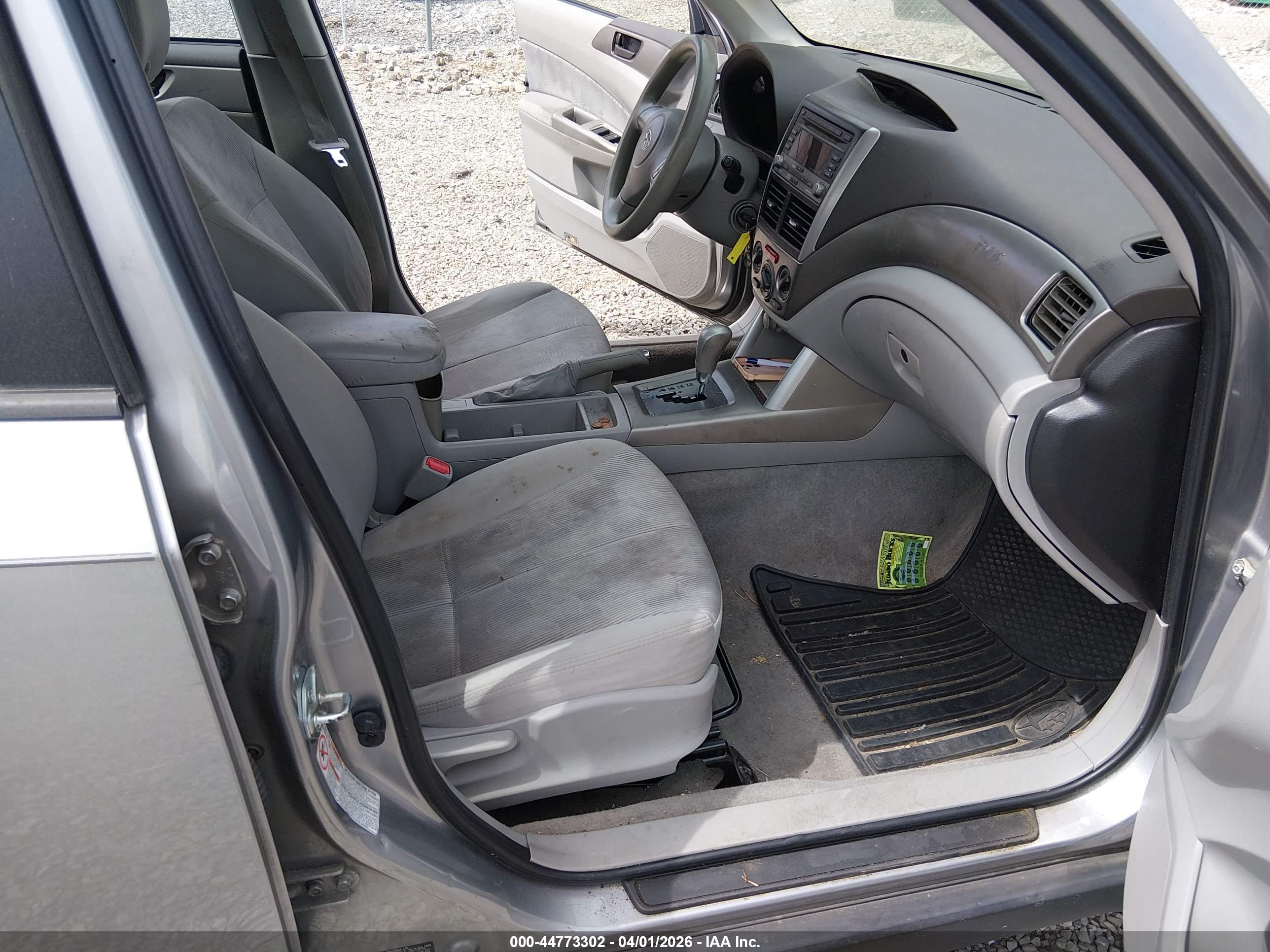 SUBARU FORESTER image 5