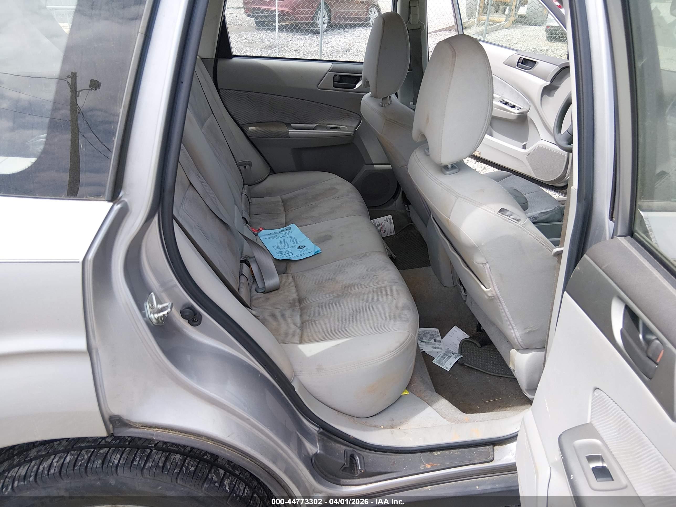 SUBARU FORESTER image 8