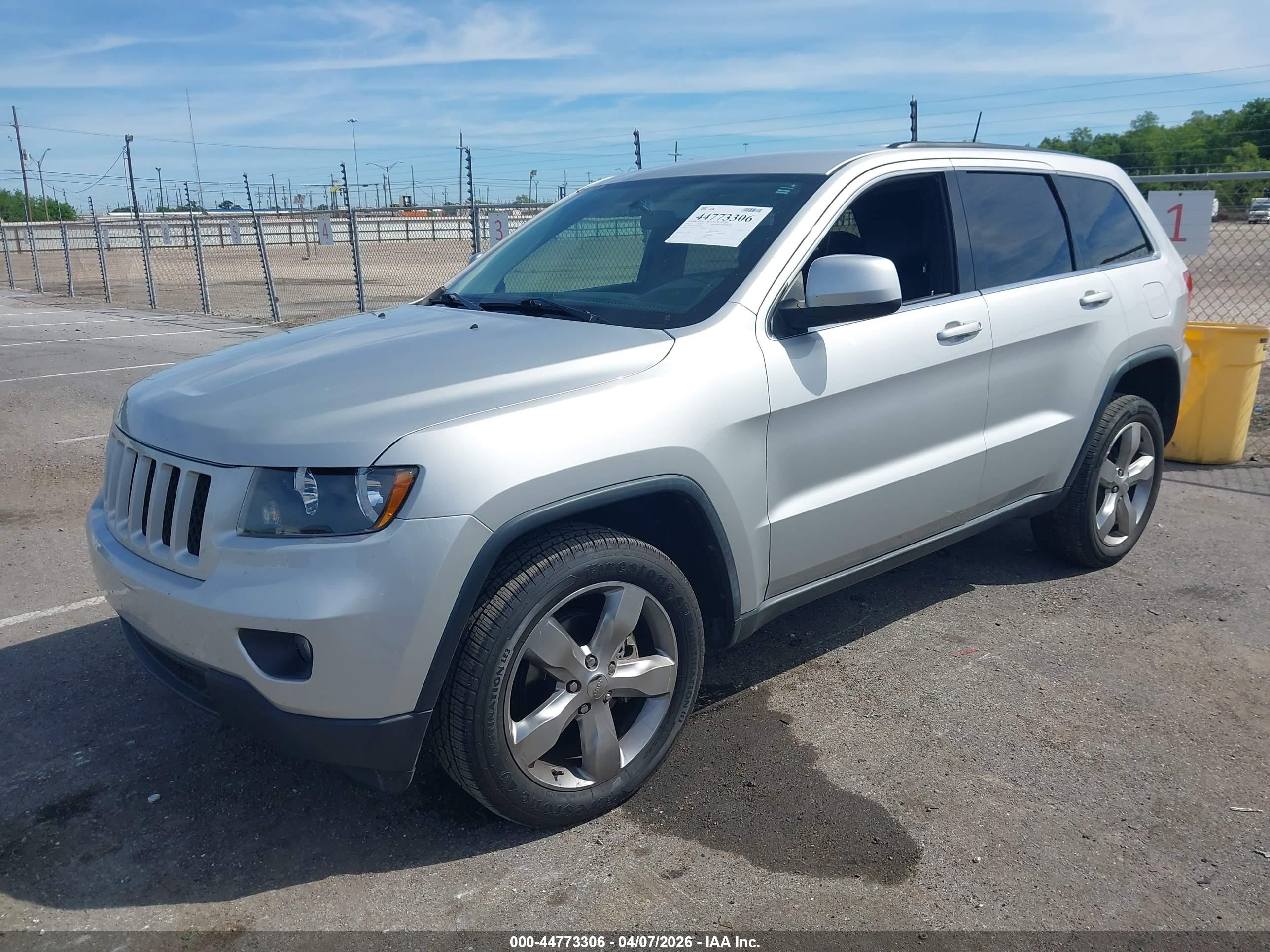 JEEP GRAND image 2