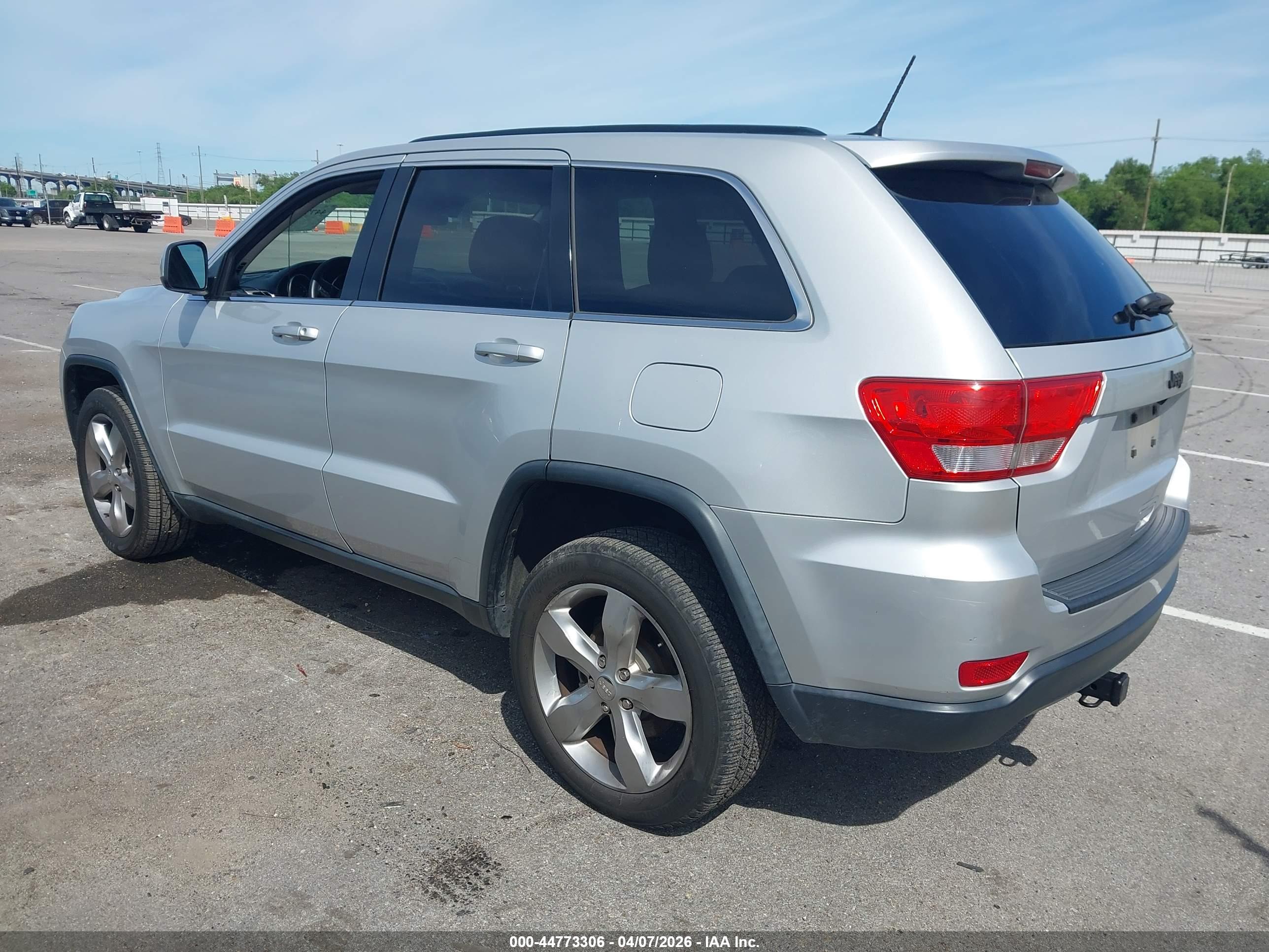JEEP GRAND image 3