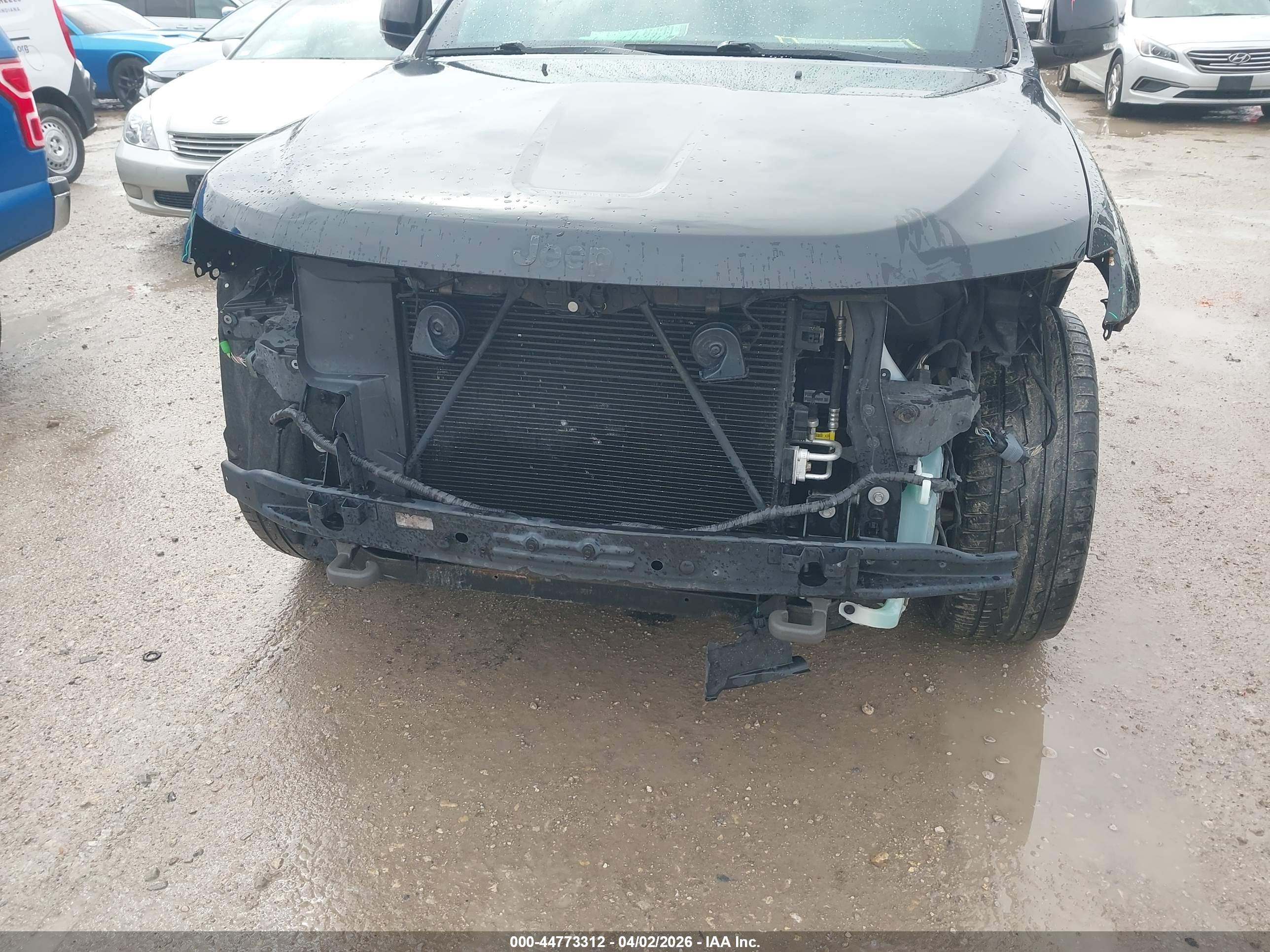 JEEP GRAND image 6