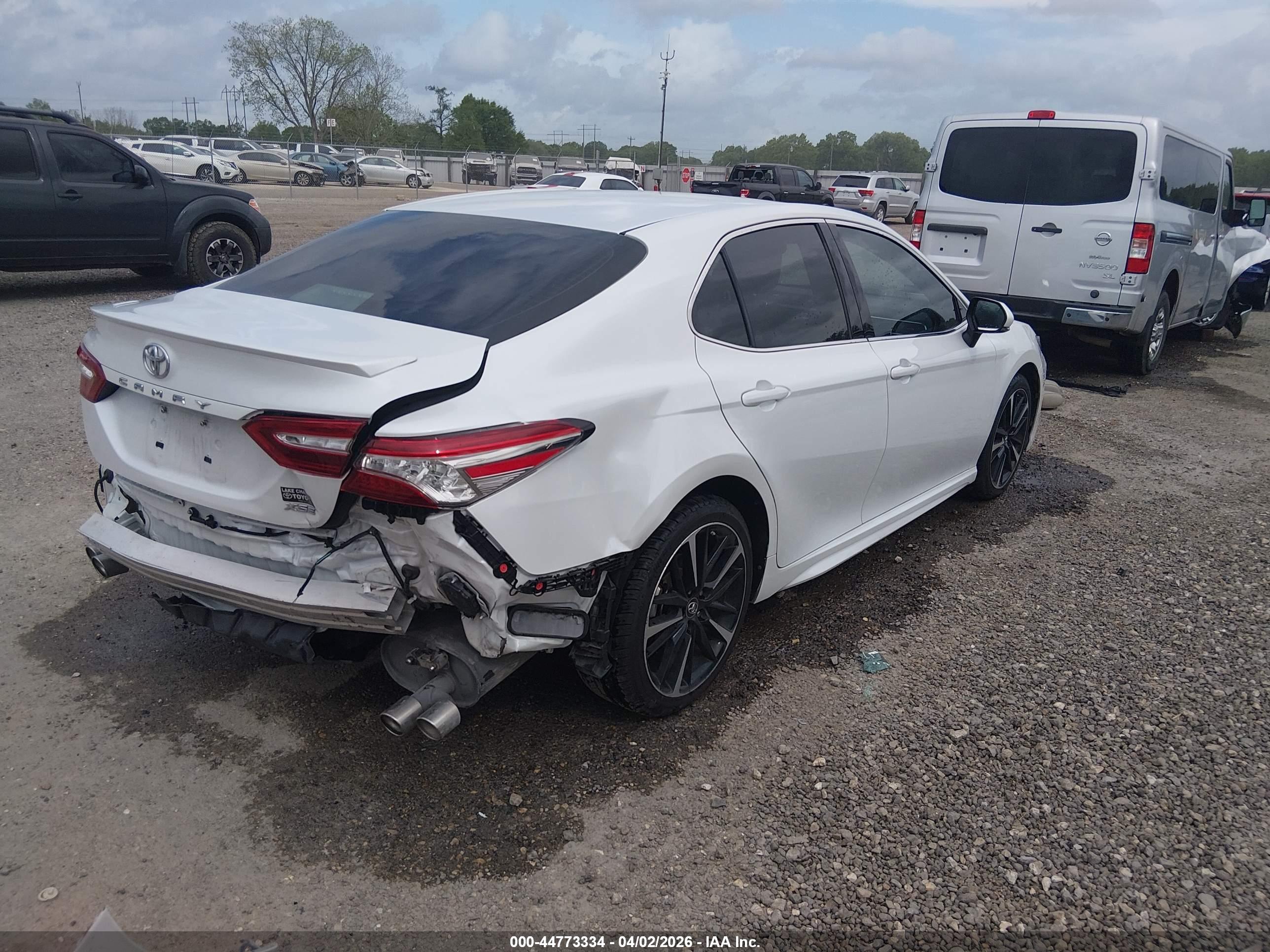 TOYOTA CAMRY image 4