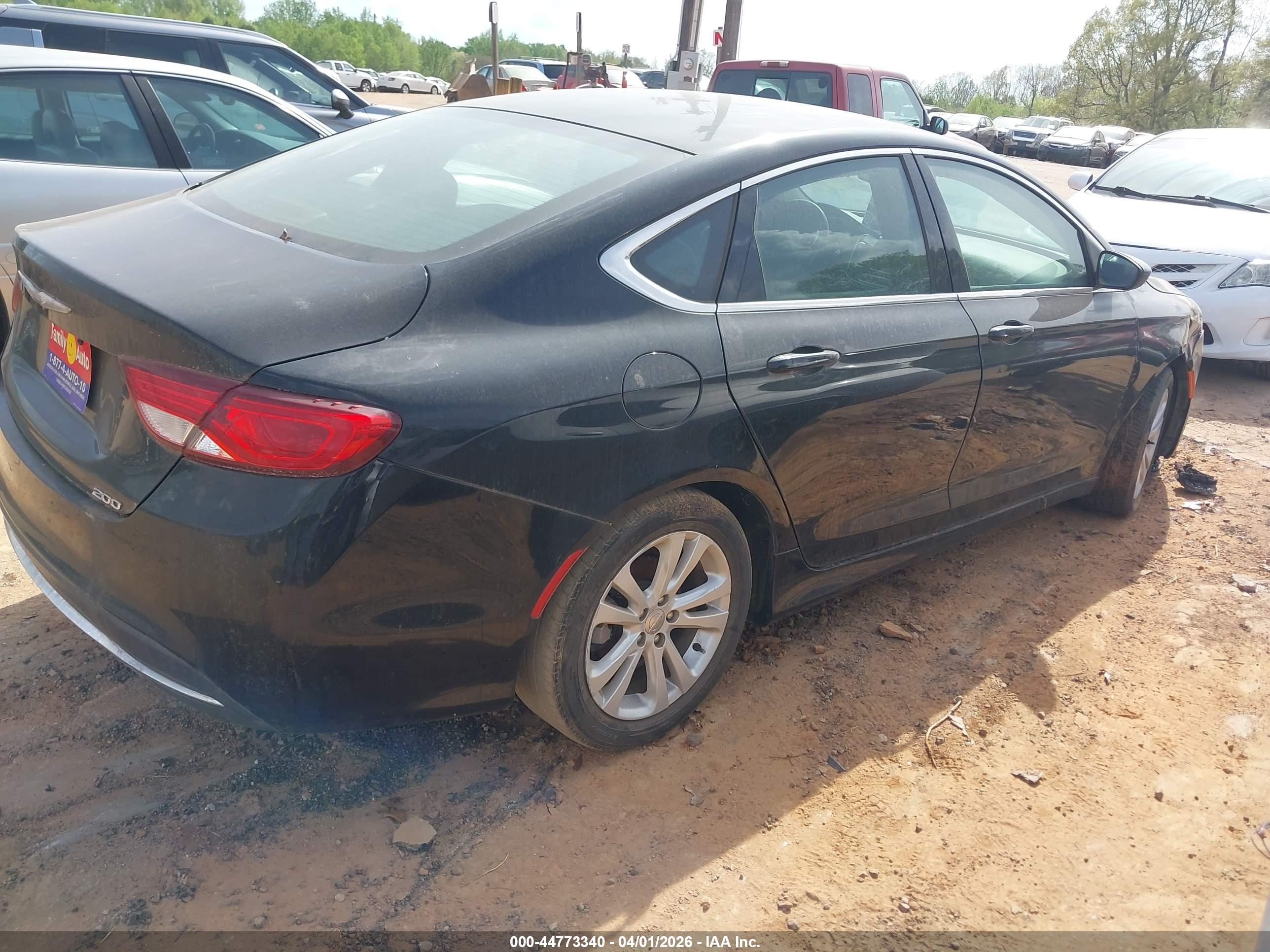 CHRYSLER 200 image 4