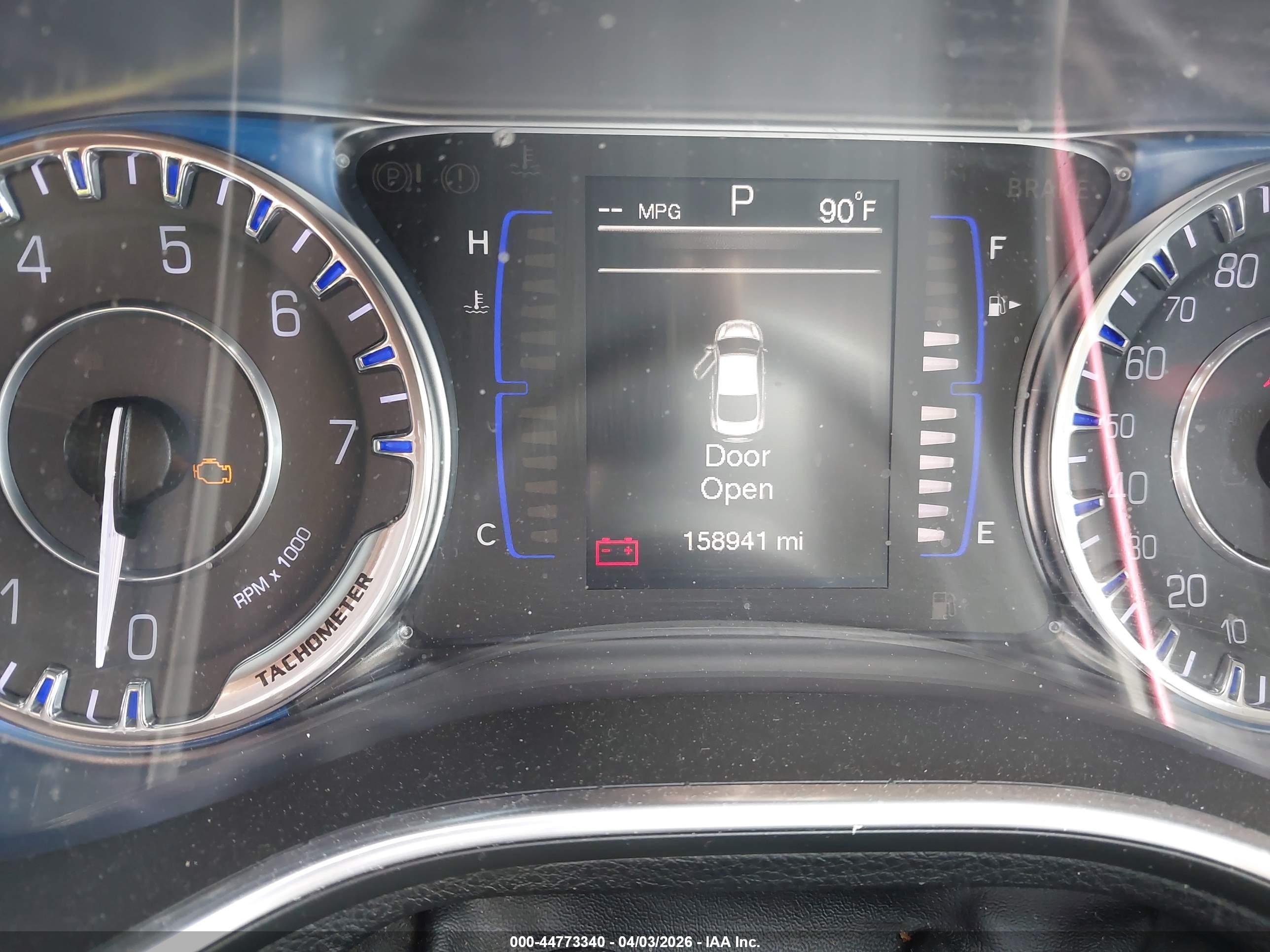 CHRYSLER 200 image 7