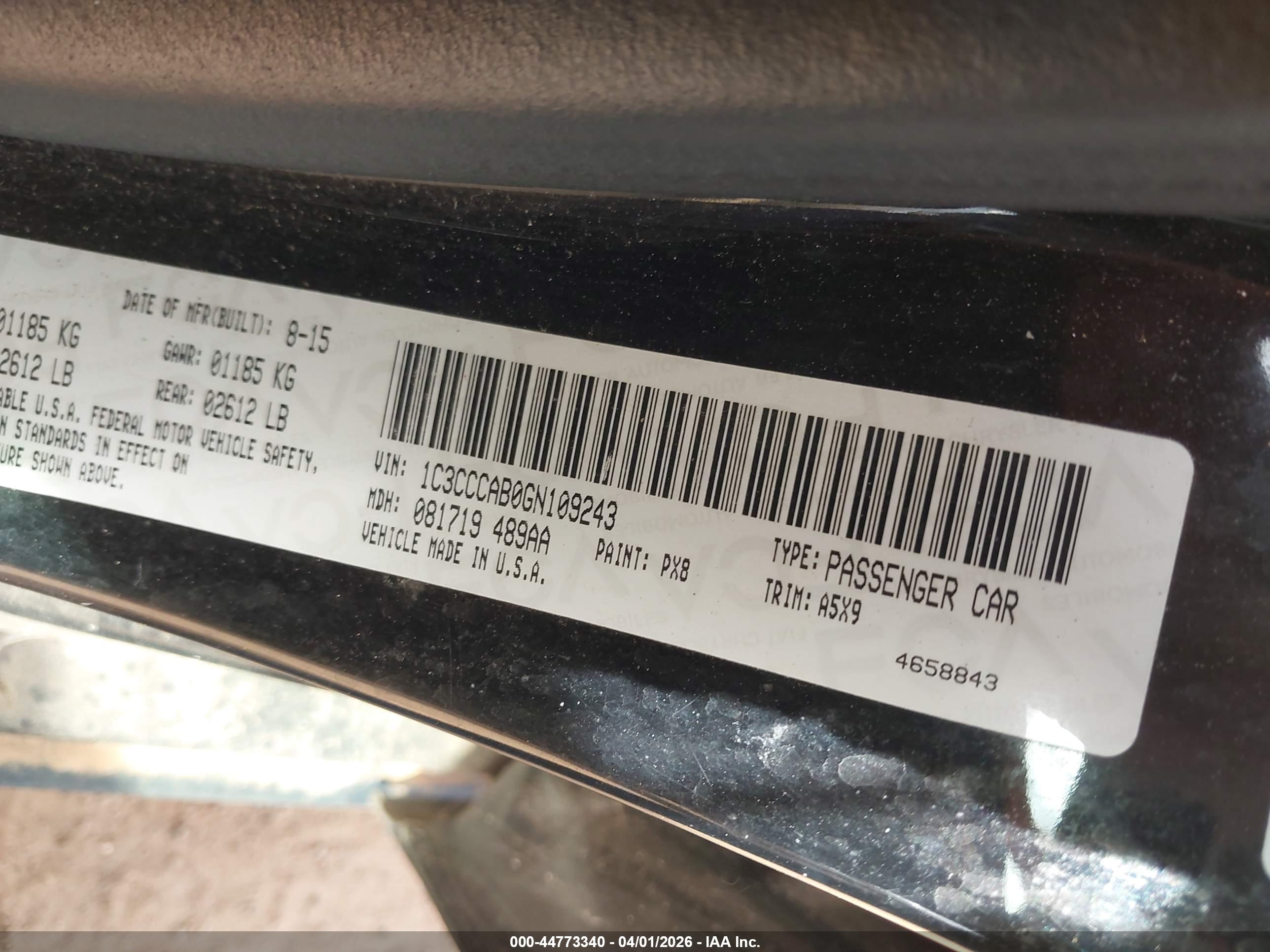 CHRYSLER 200 image 9