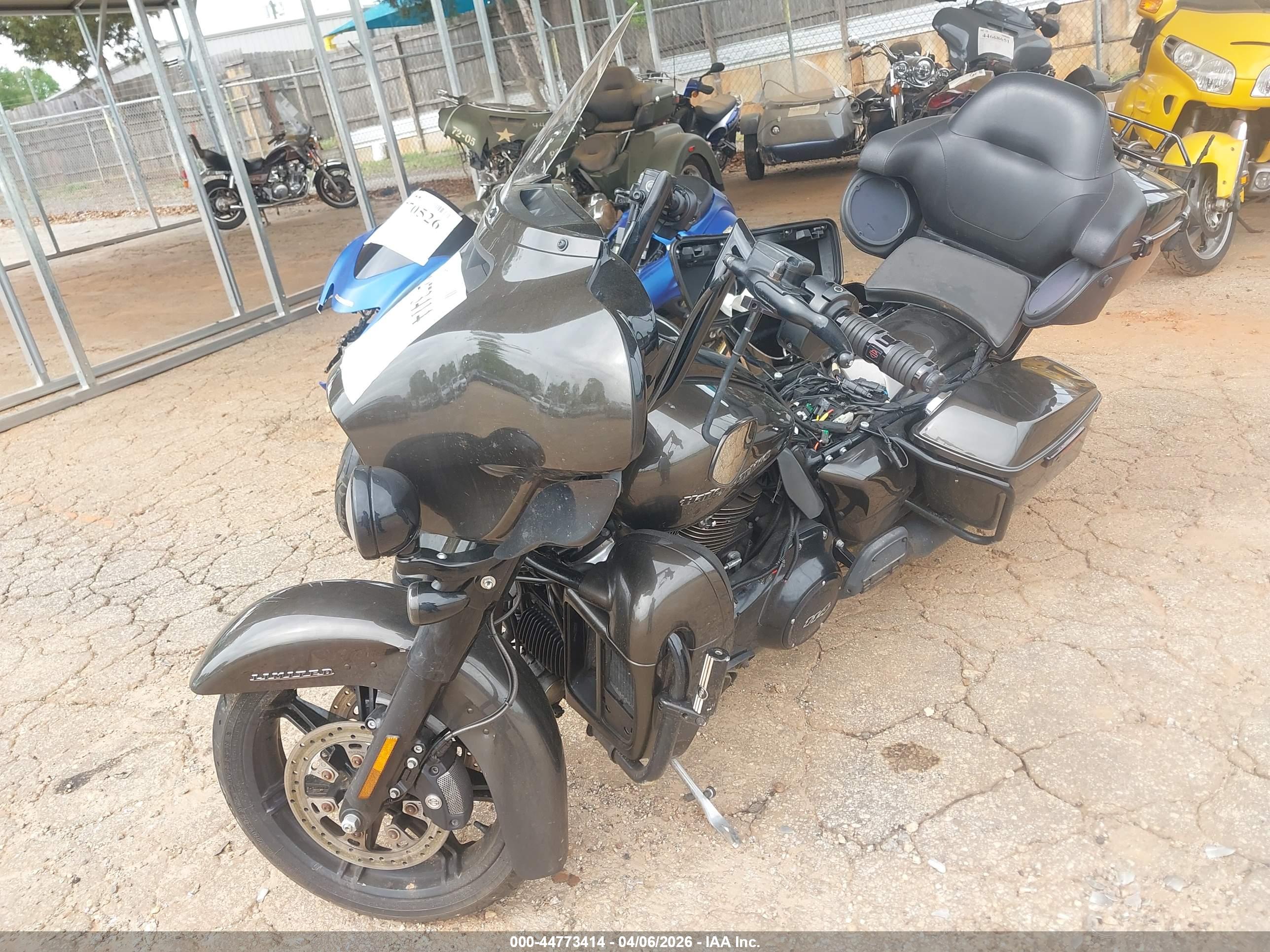 HARLEY-DAVIDSON FLHTK image 2