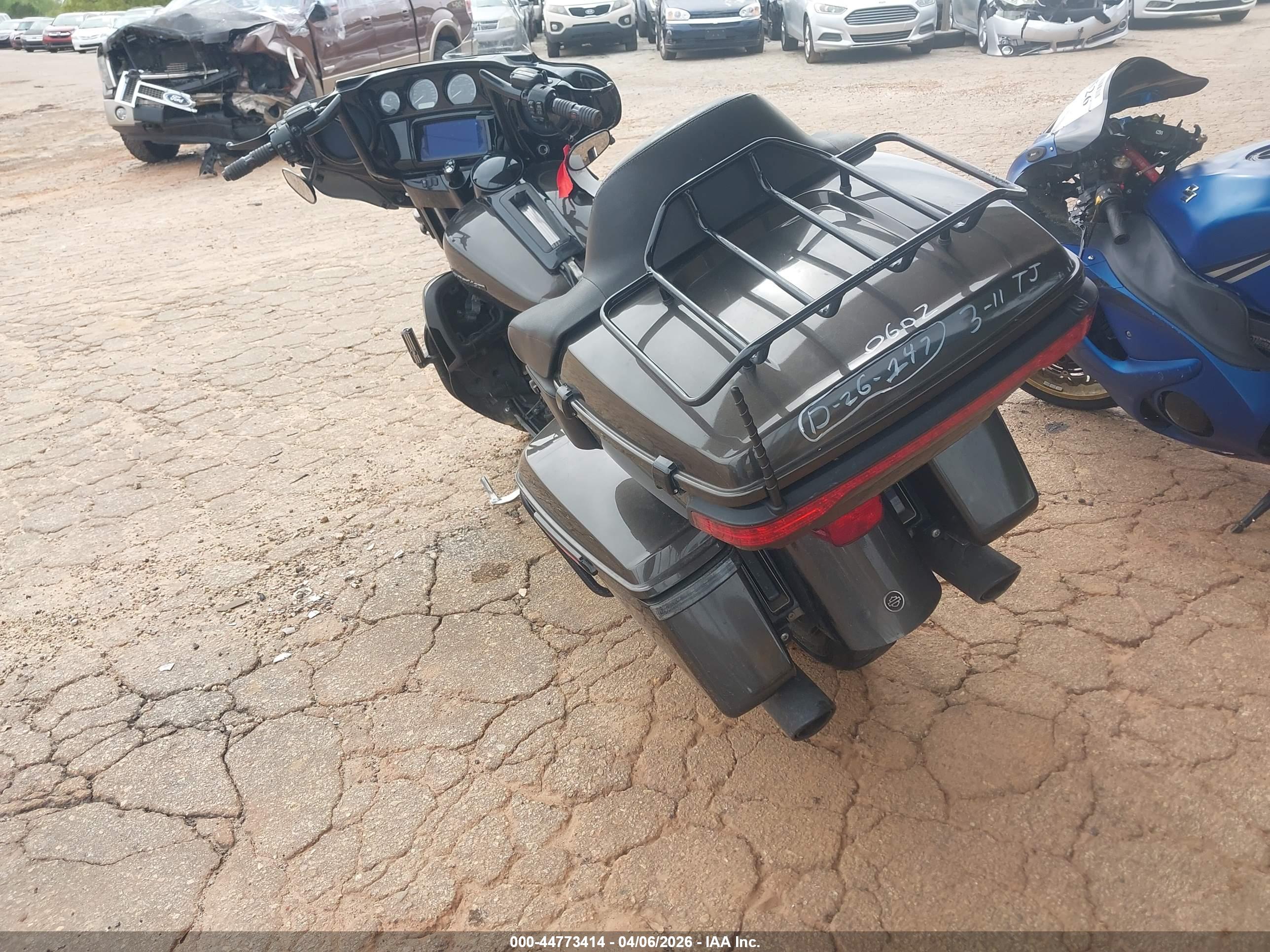 HARLEY-DAVIDSON FLHTK image 3