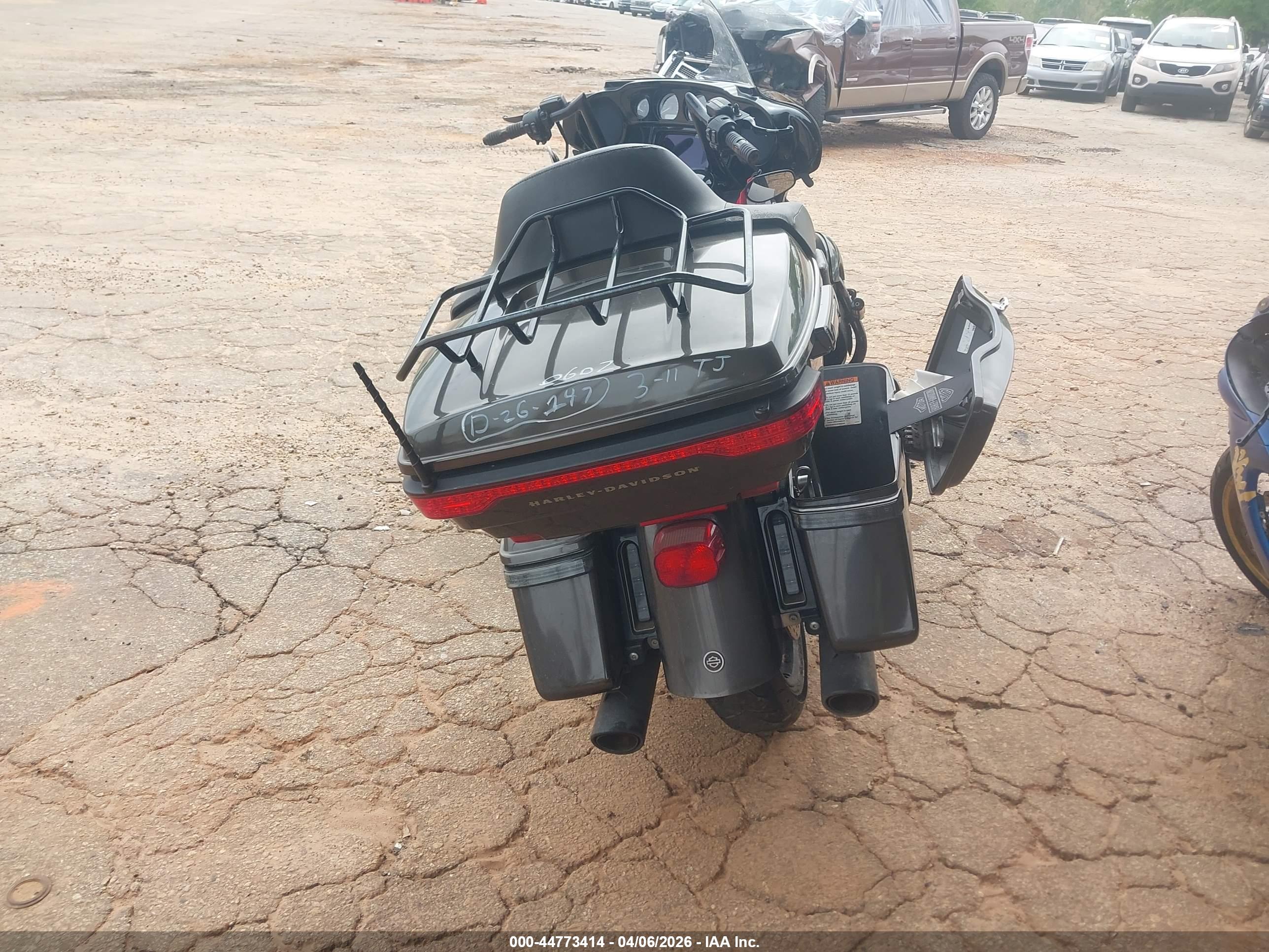 HARLEY-DAVIDSON FLHTK image 6