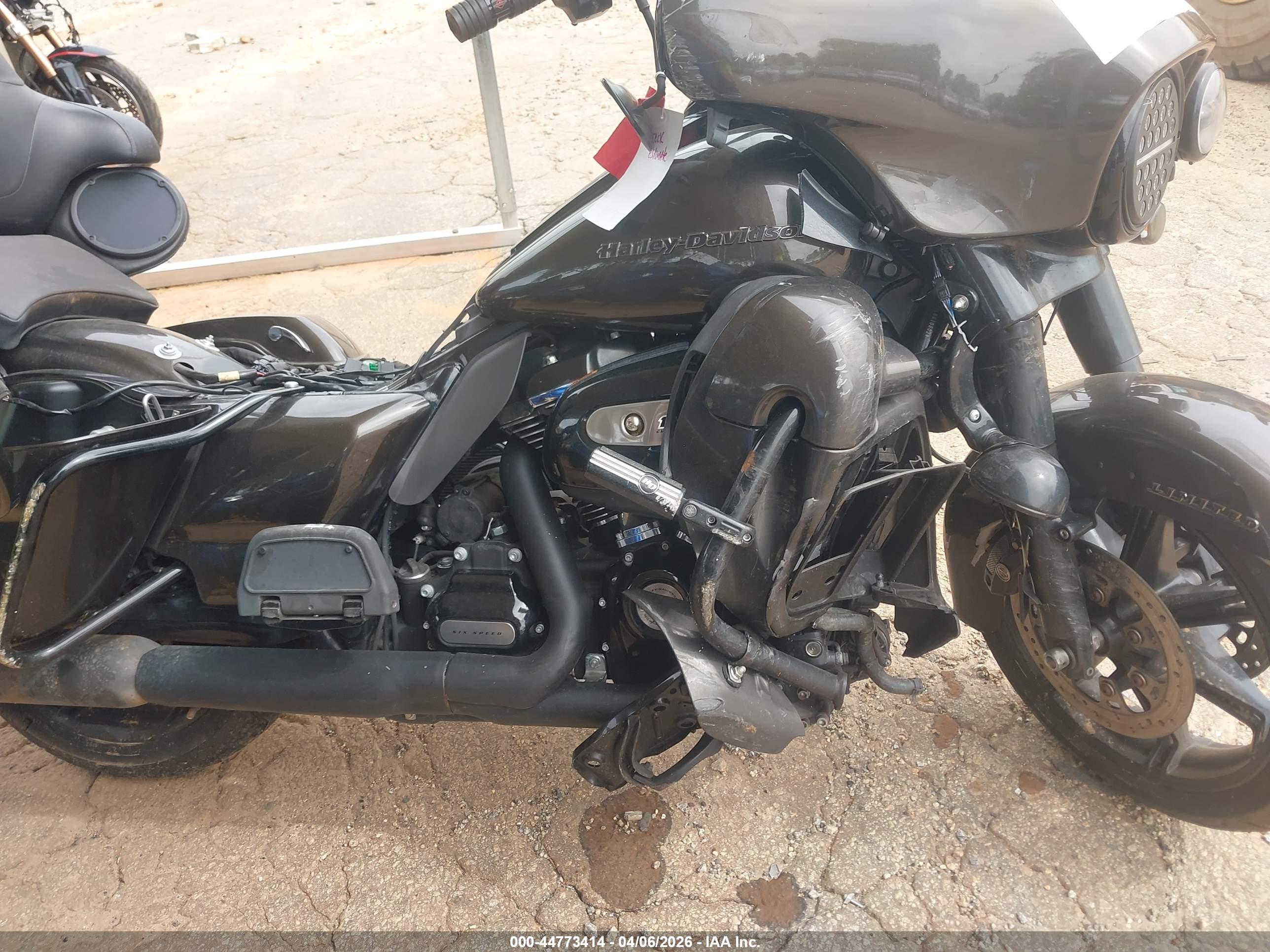 HARLEY-DAVIDSON FLHTK image 8