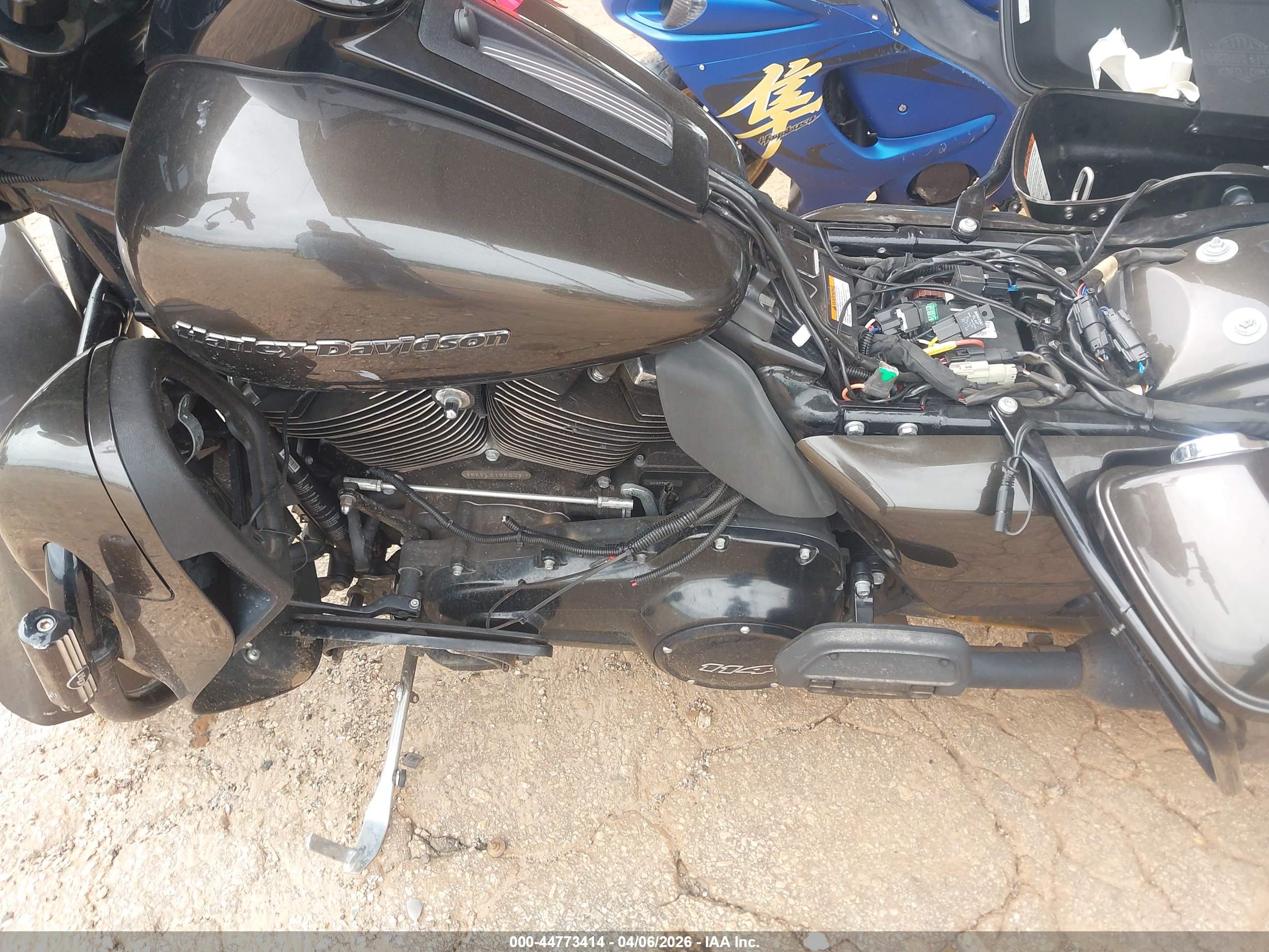 HARLEY-DAVIDSON FLHTK image 9