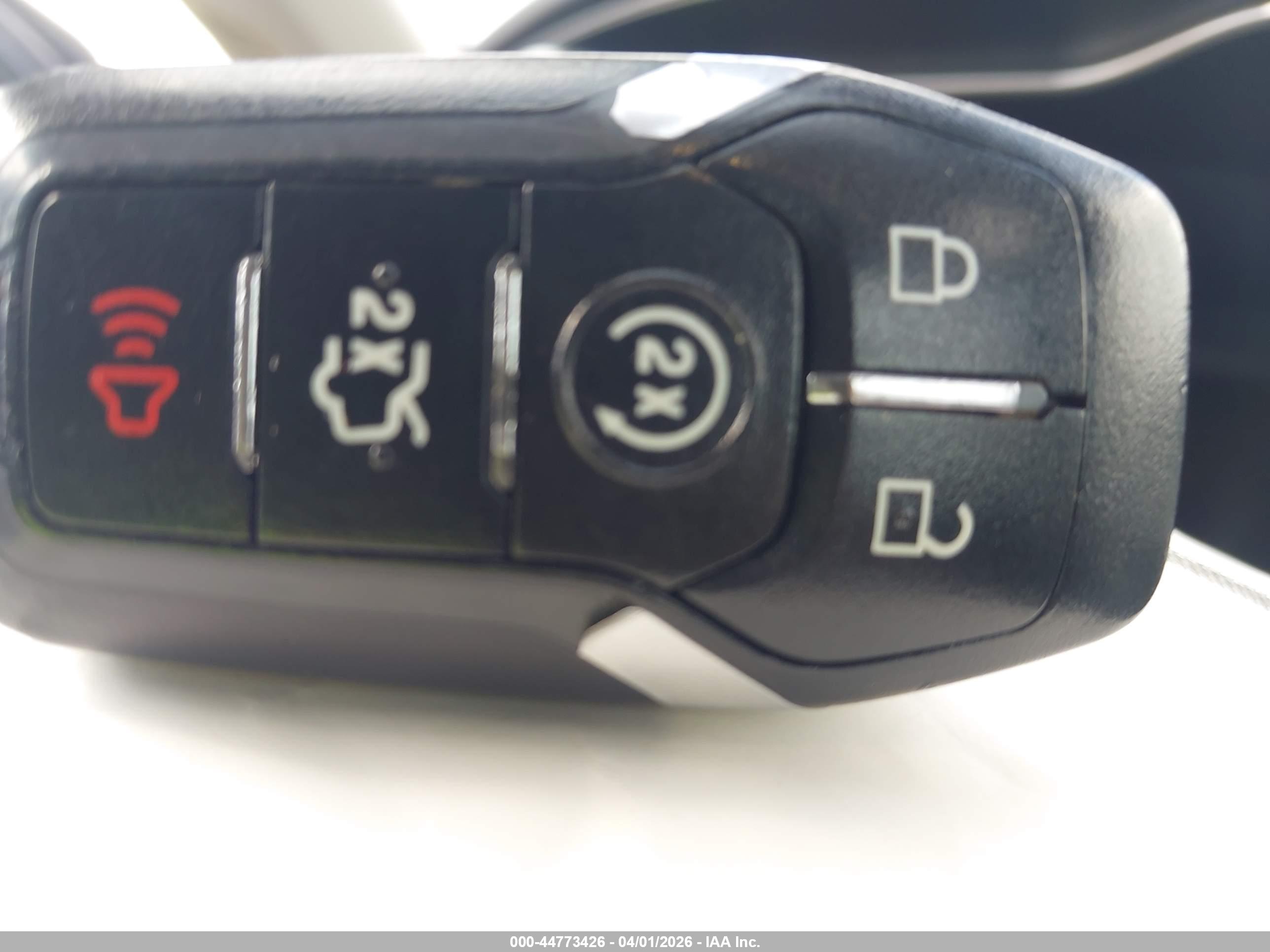 FORD FUSION image 11