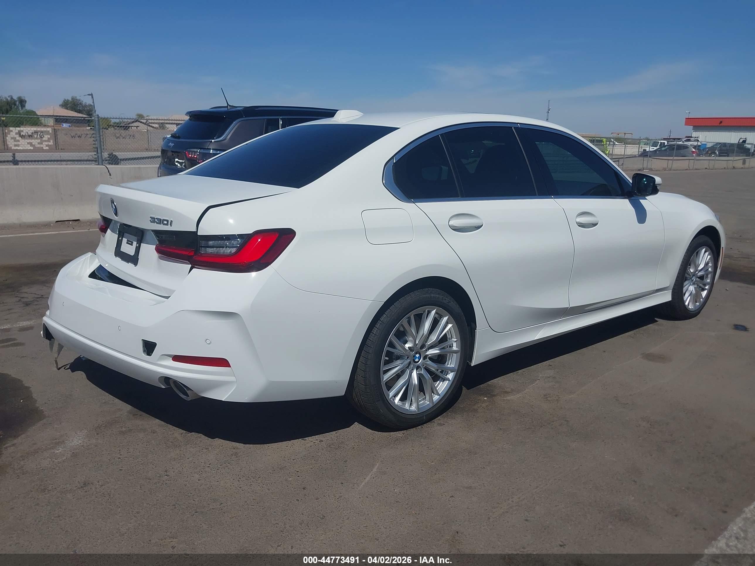 BMW 330I image 4