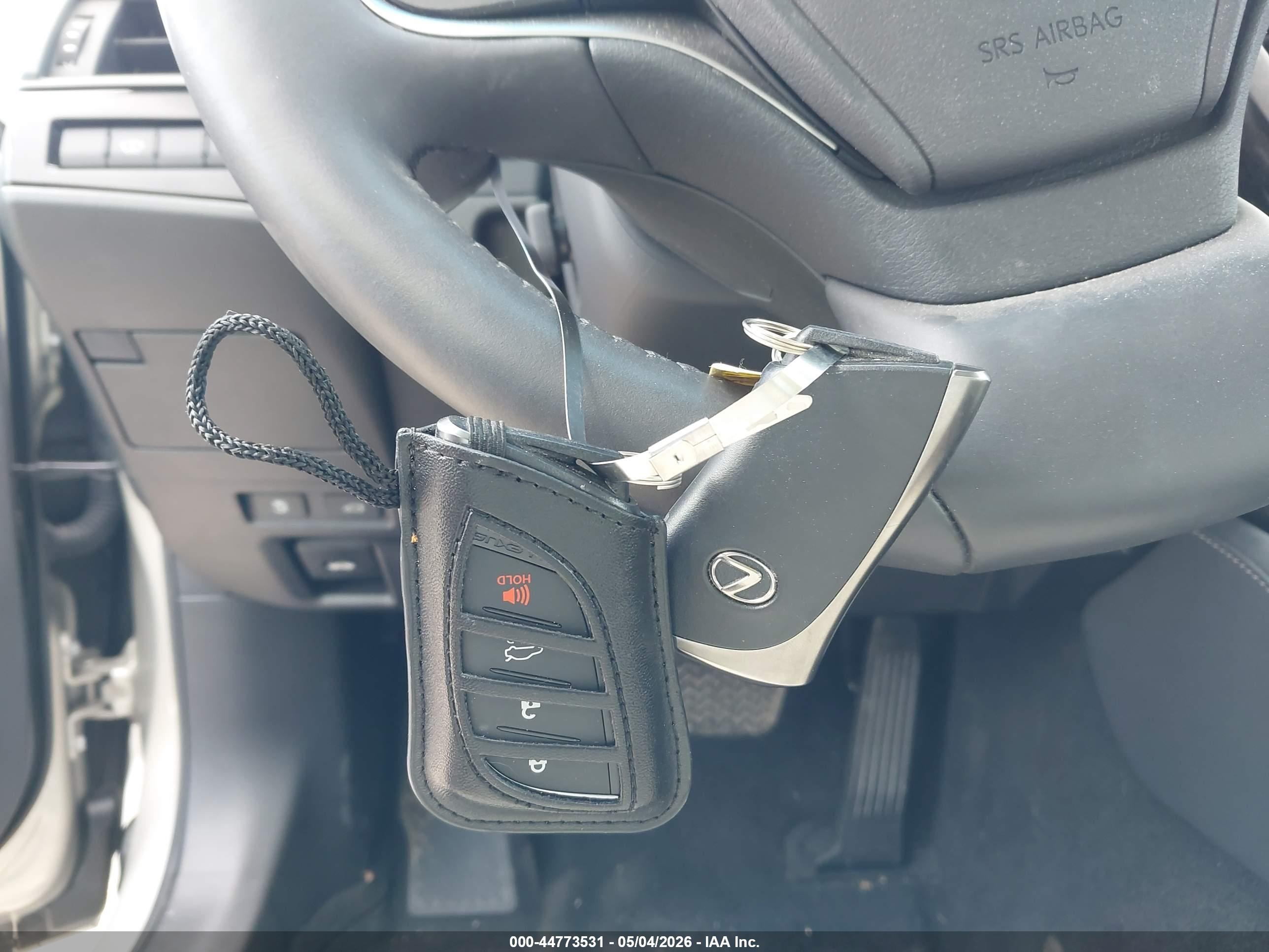 LEXUS ES image 11
