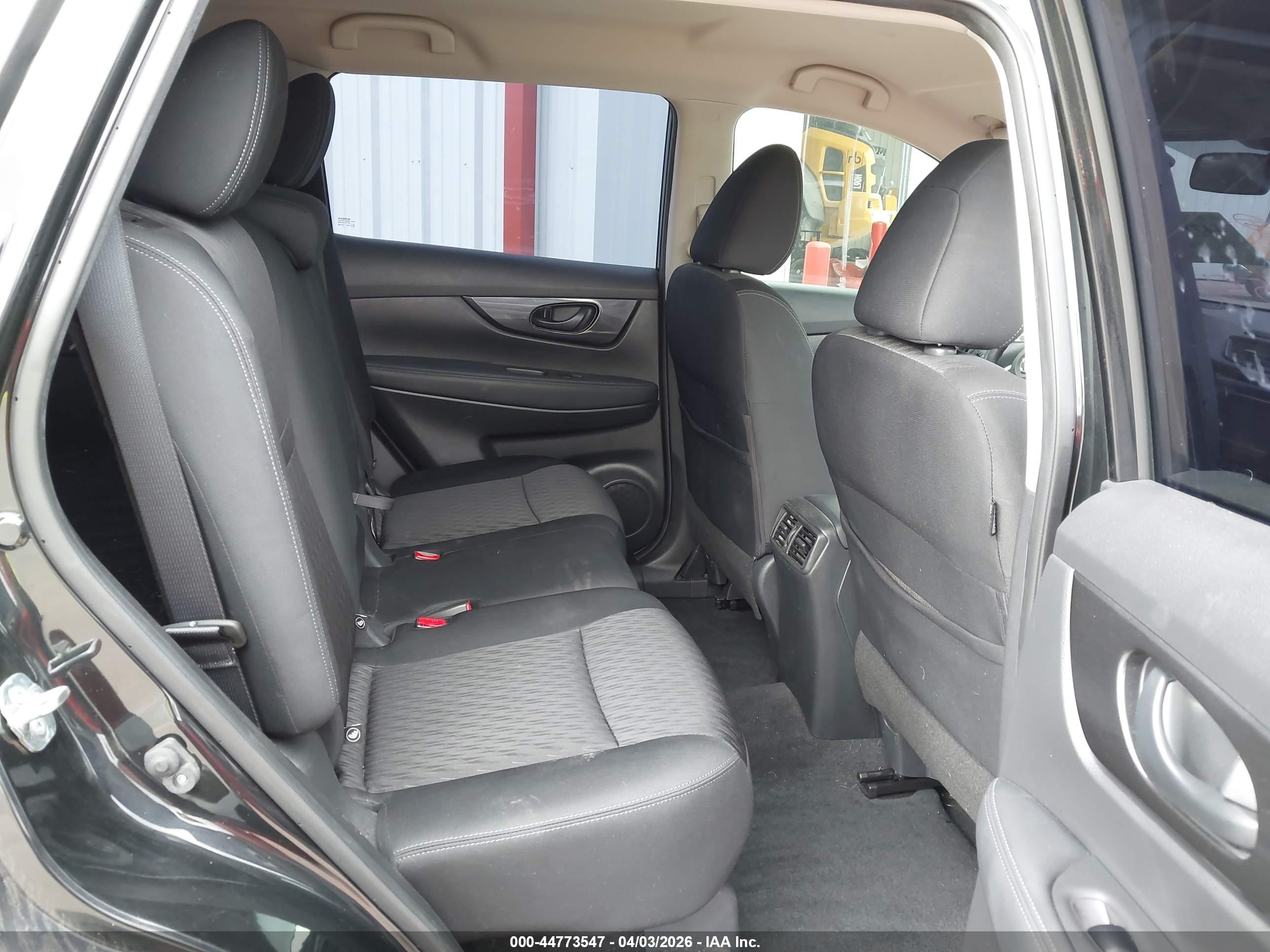 NISSAN ROGUE image 8