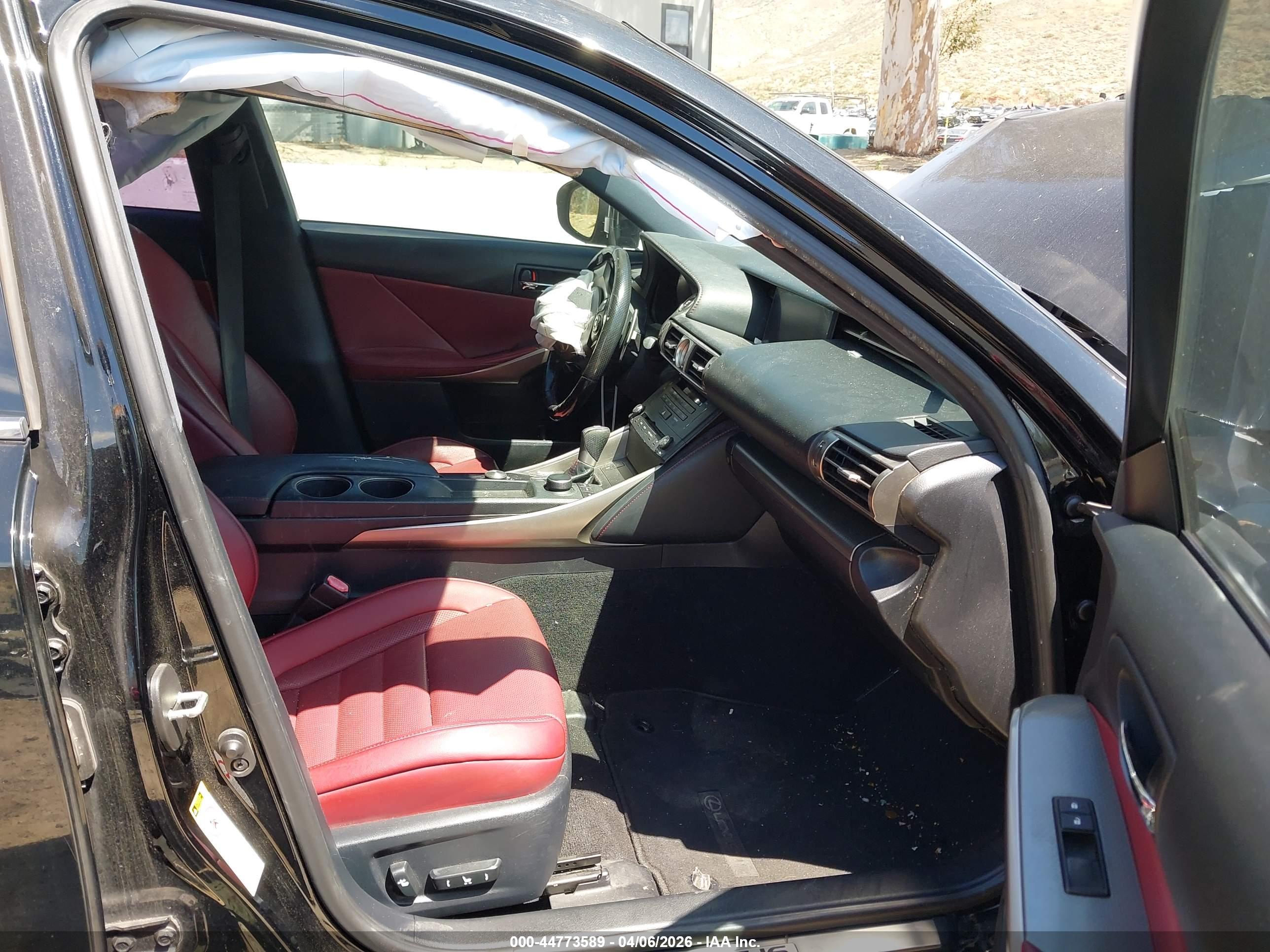 LEXUS IS image 5