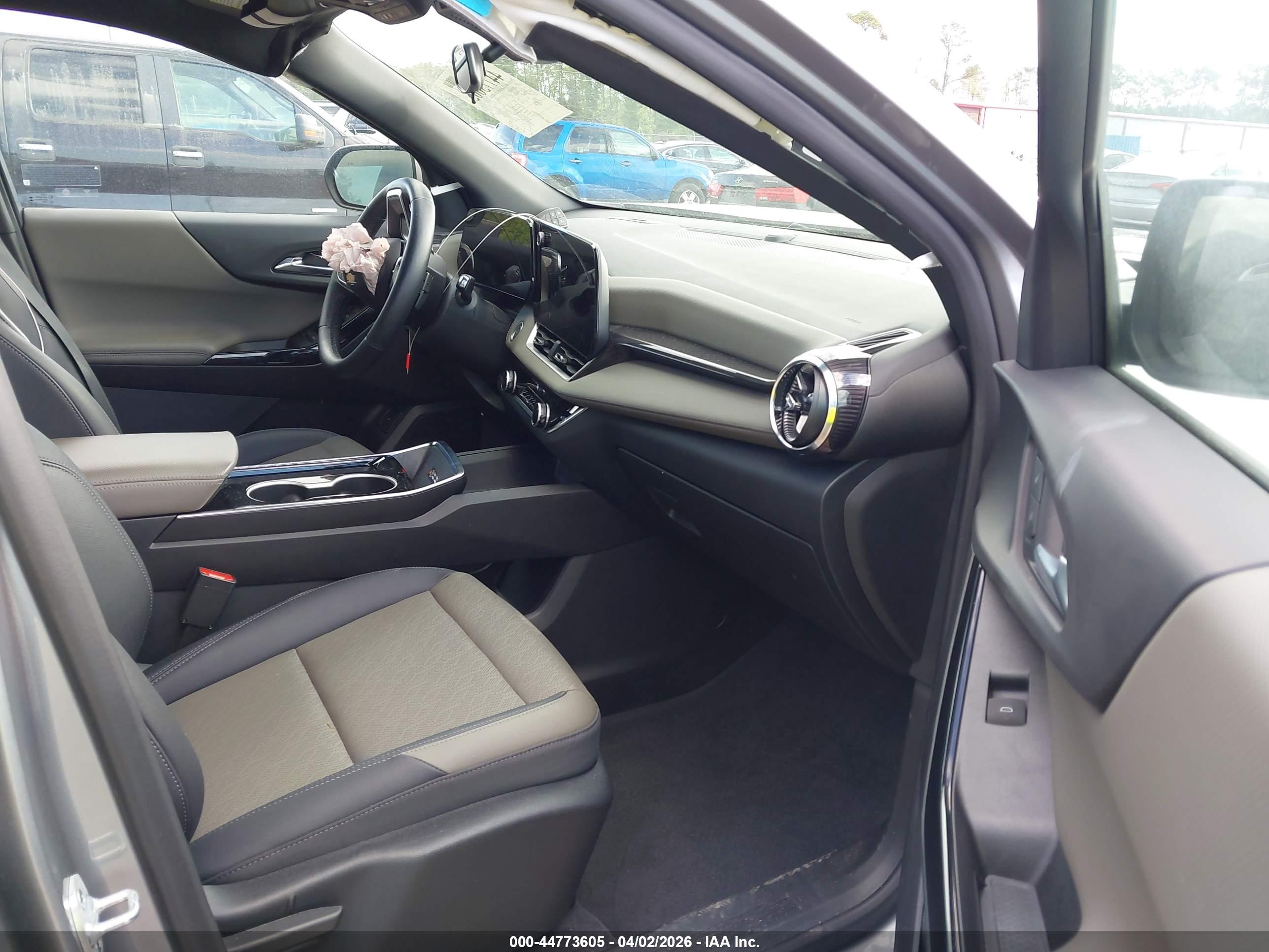 CHEVROLET EQUINOX image 5