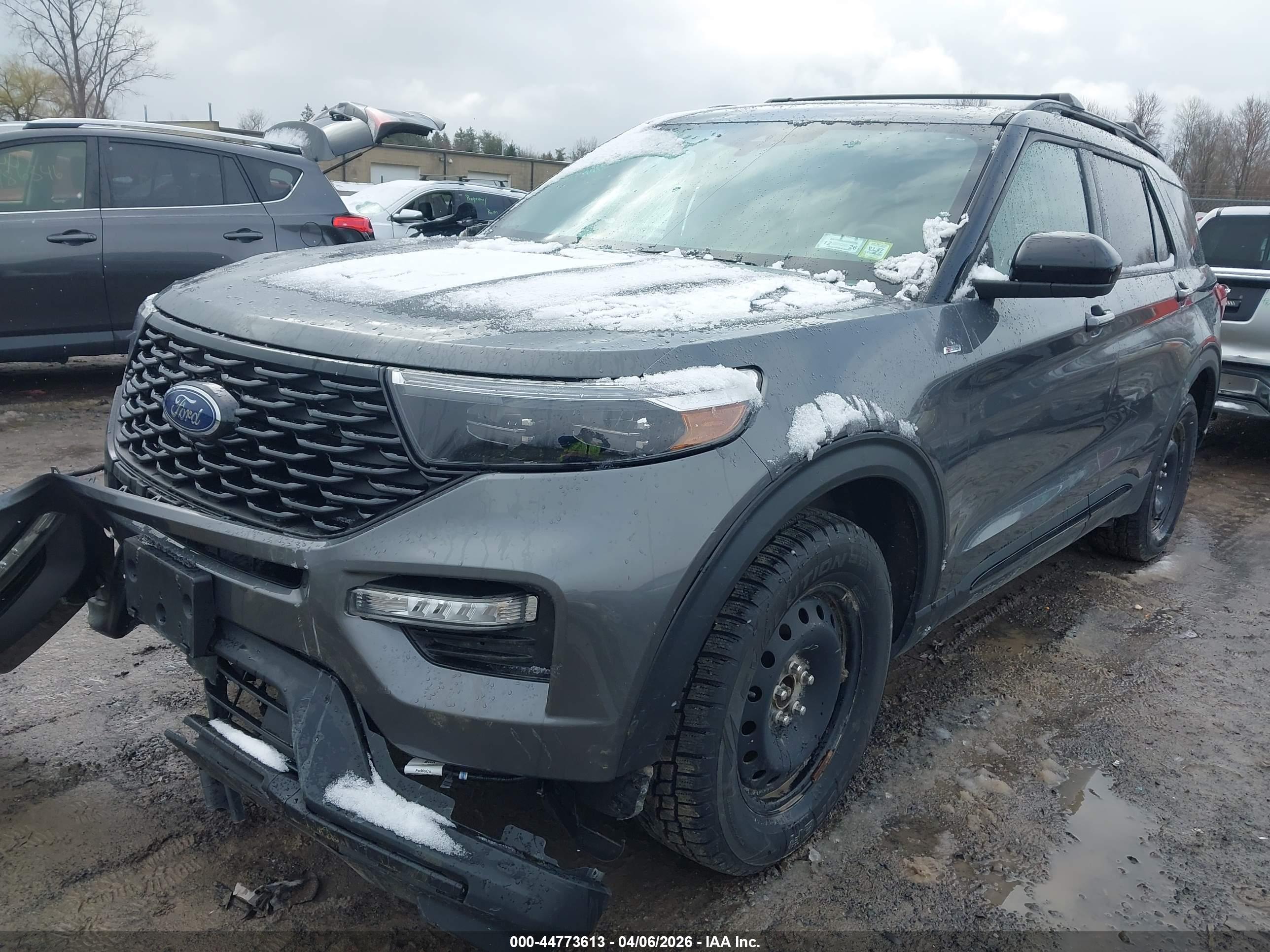 FORD EXPLORER image 2