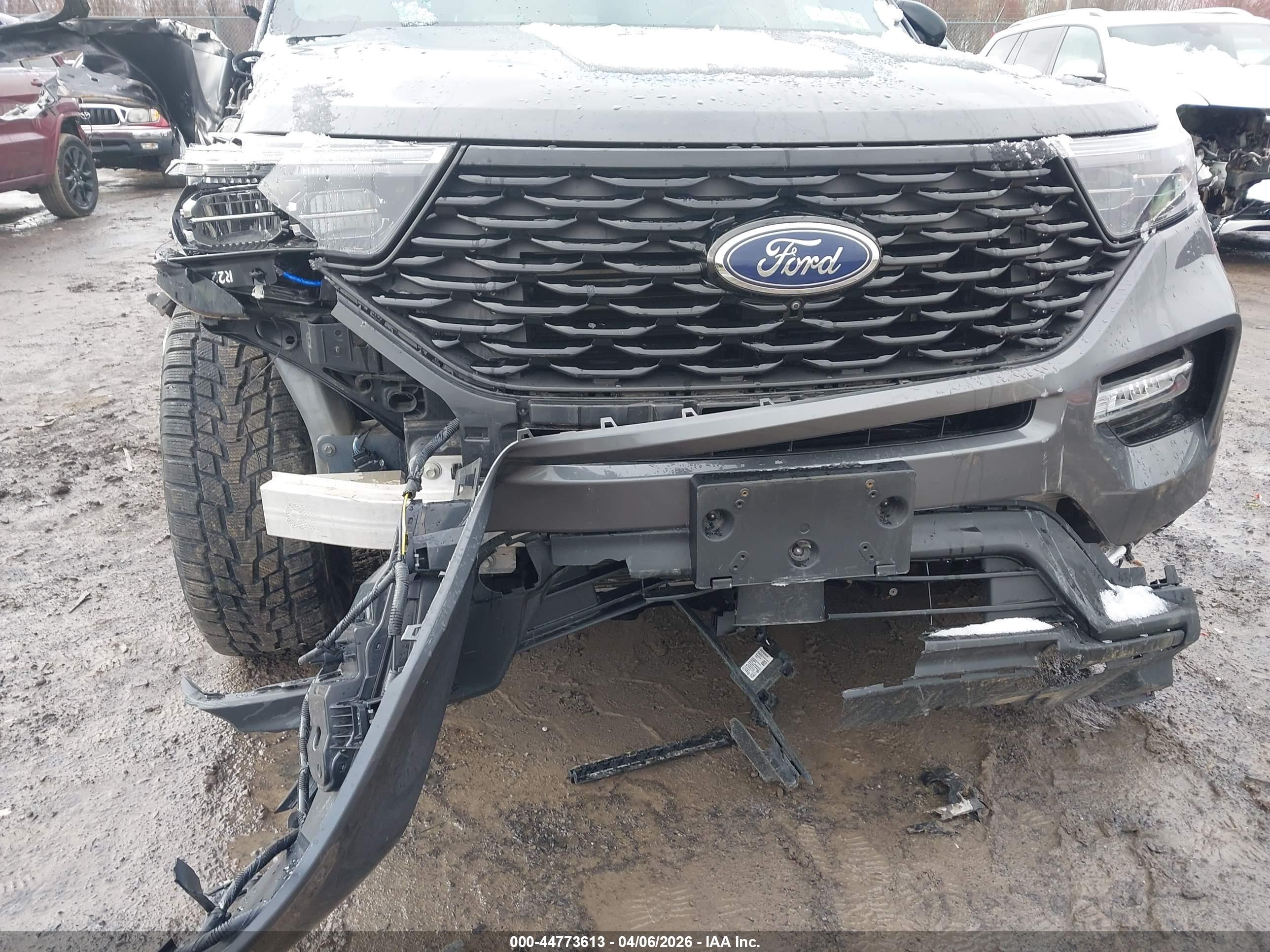 FORD EXPLORER image 6