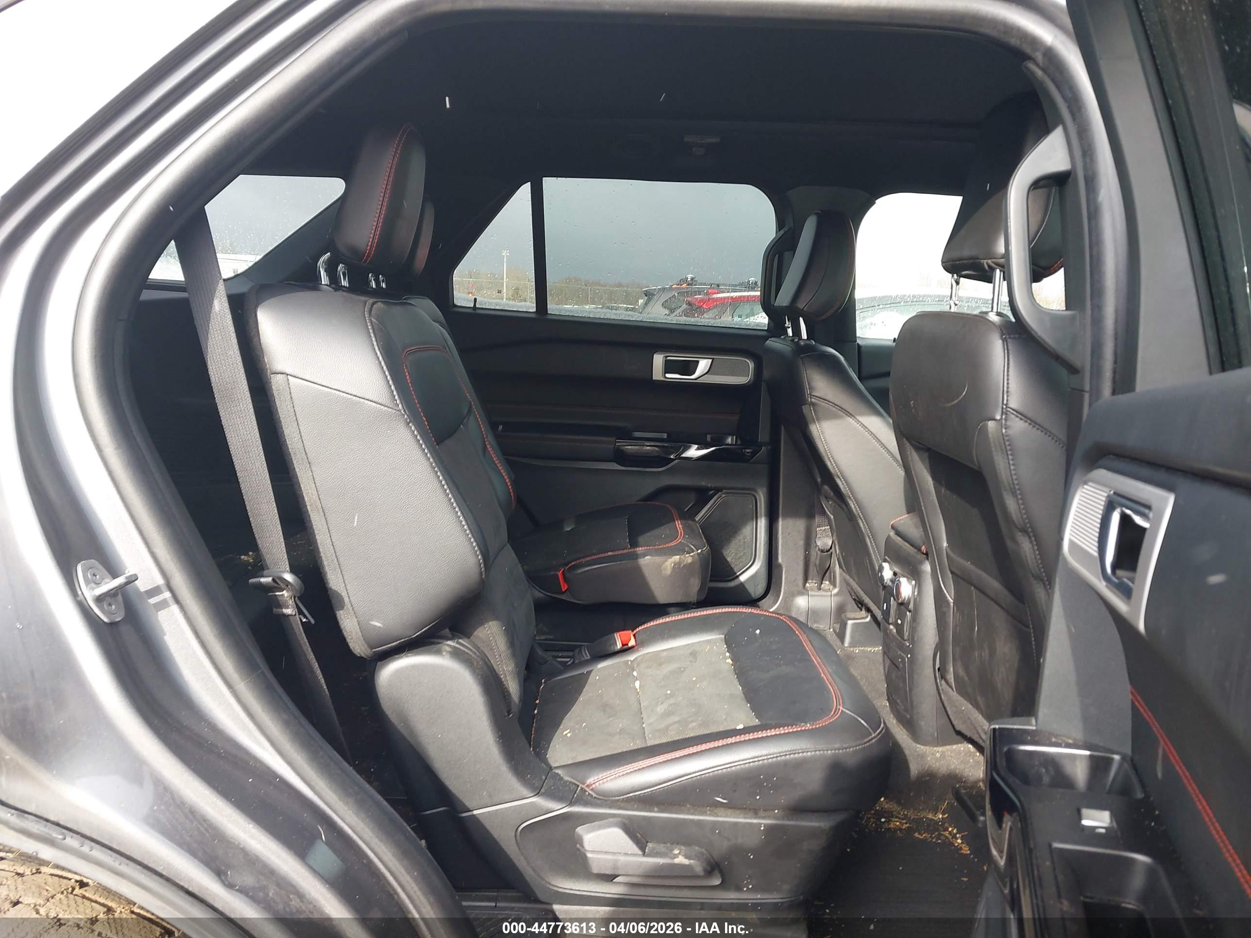 FORD EXPLORER image 8