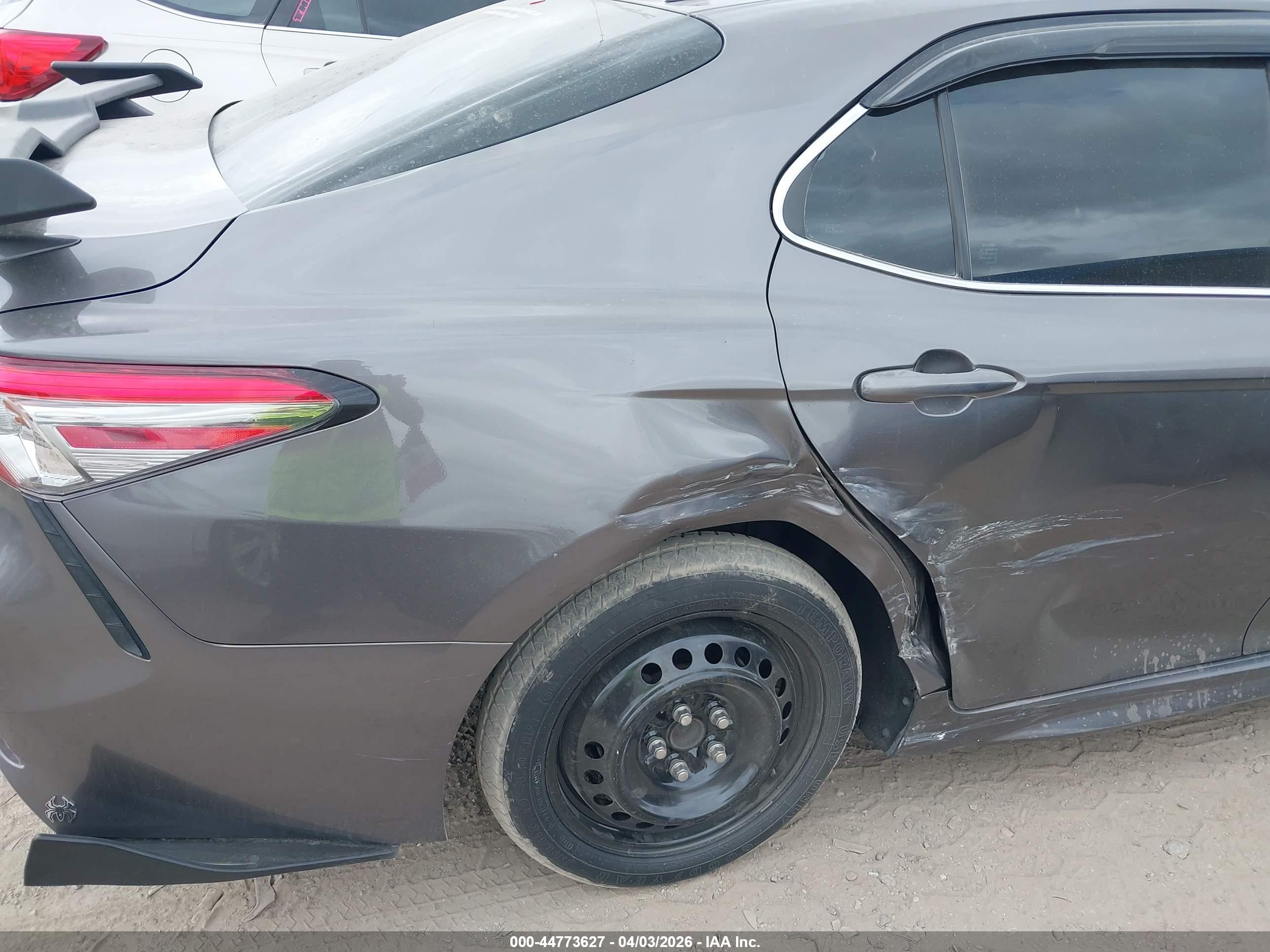 TOYOTA CAMRY image 6