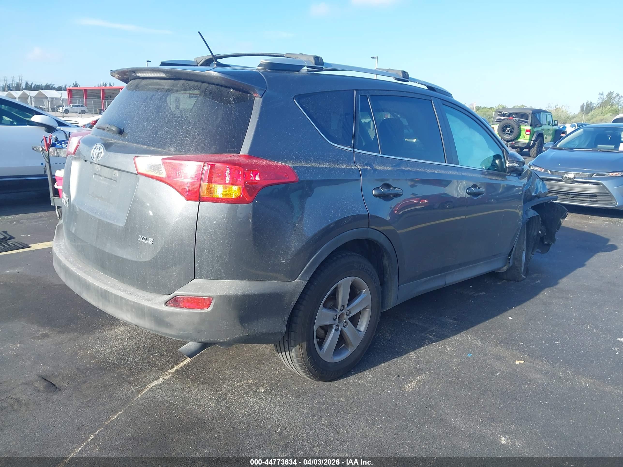 TOYOTA RAV4 image 4