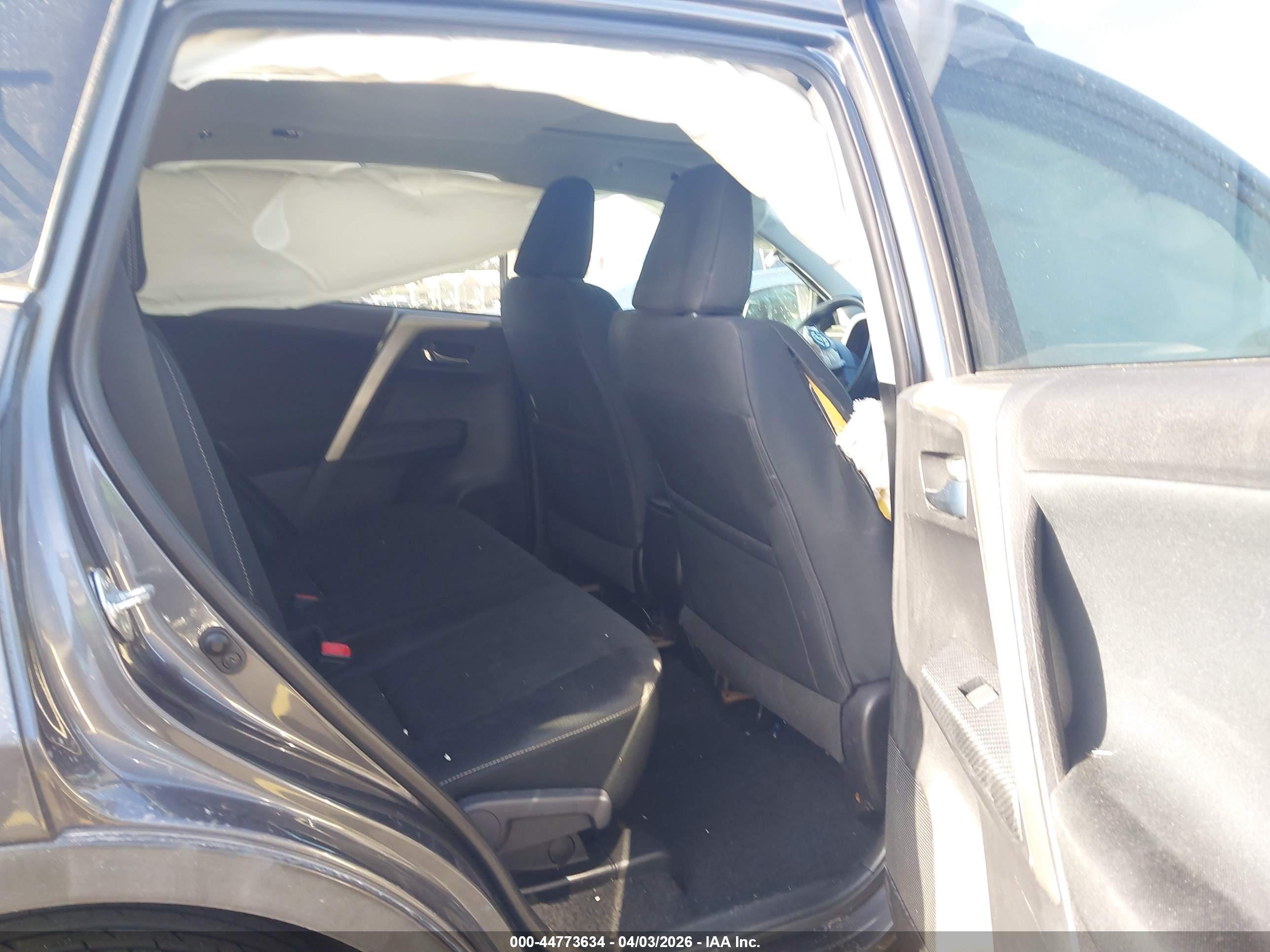 TOYOTA RAV4 image 8