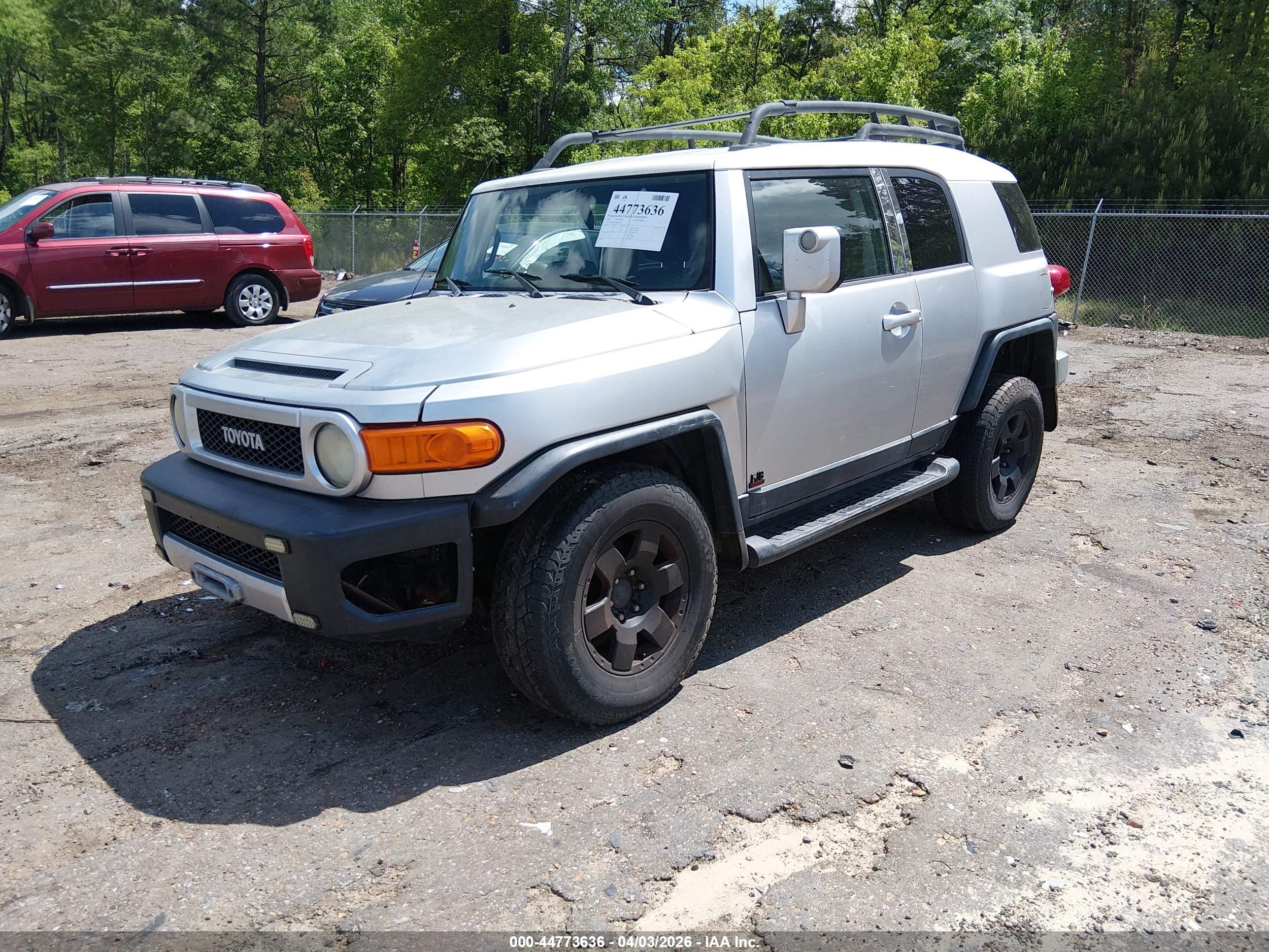 TOYOTA FJ image 2