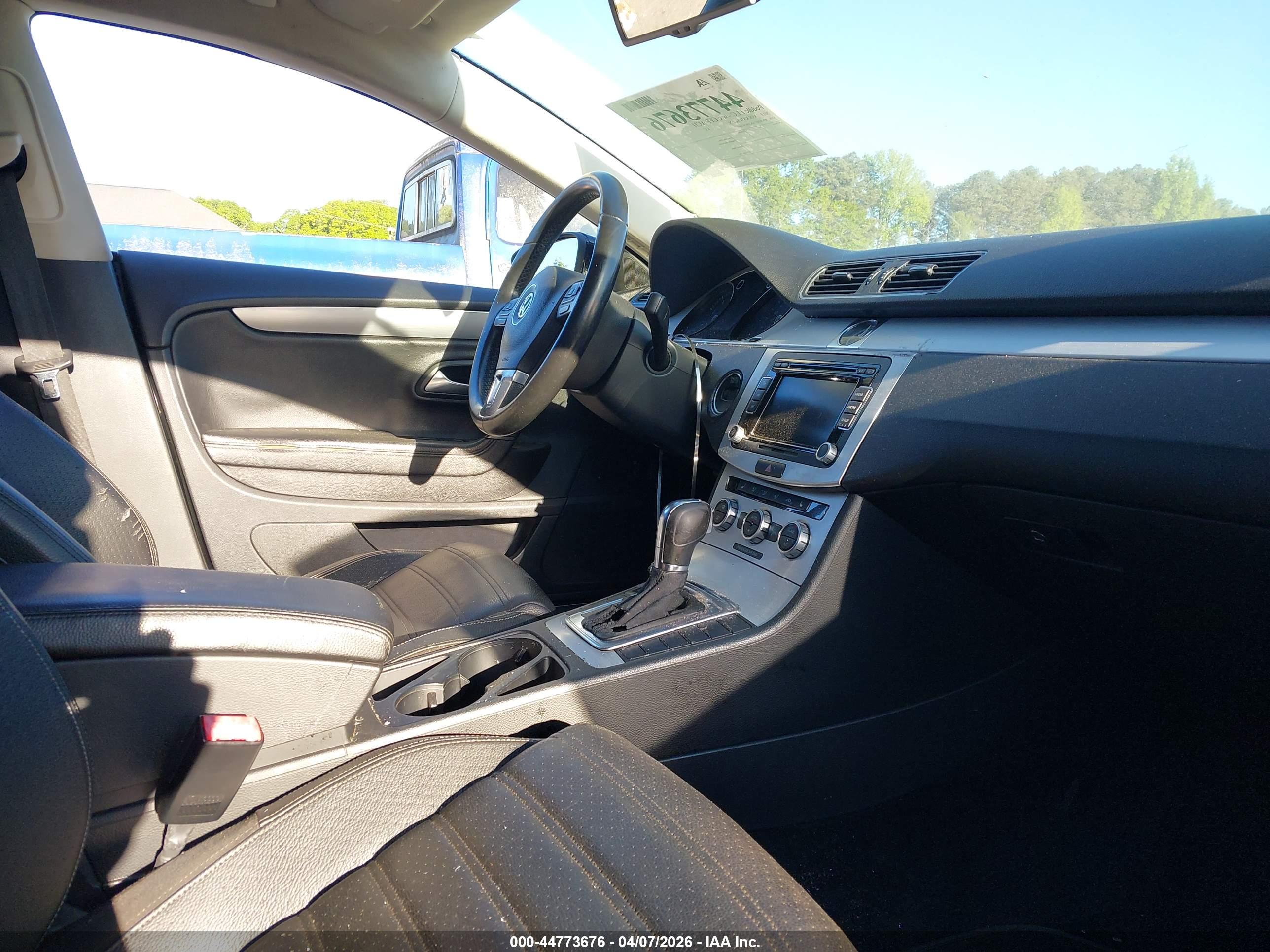 VOLKSWAGEN CC image 5