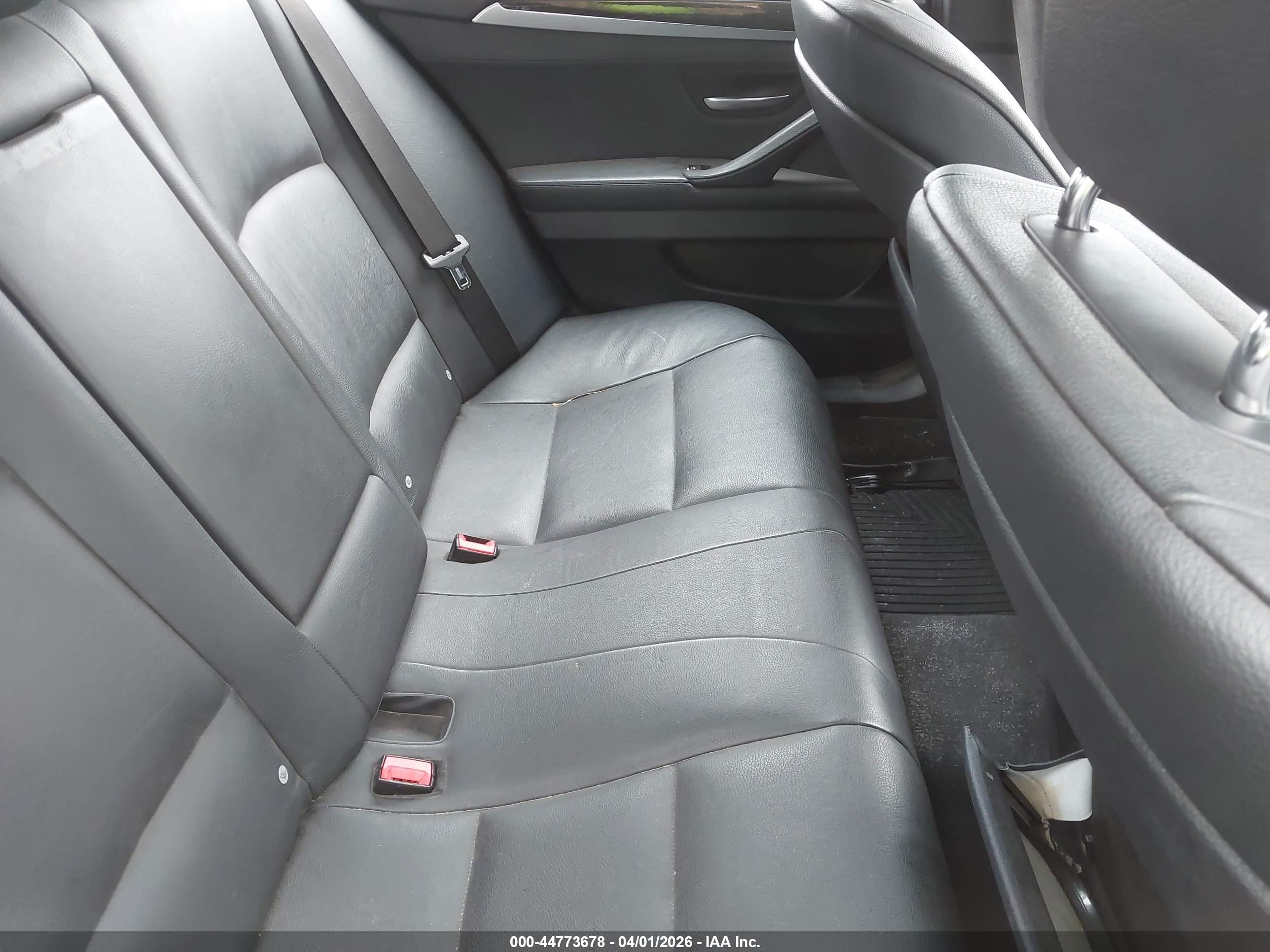 BMW 535I image 8