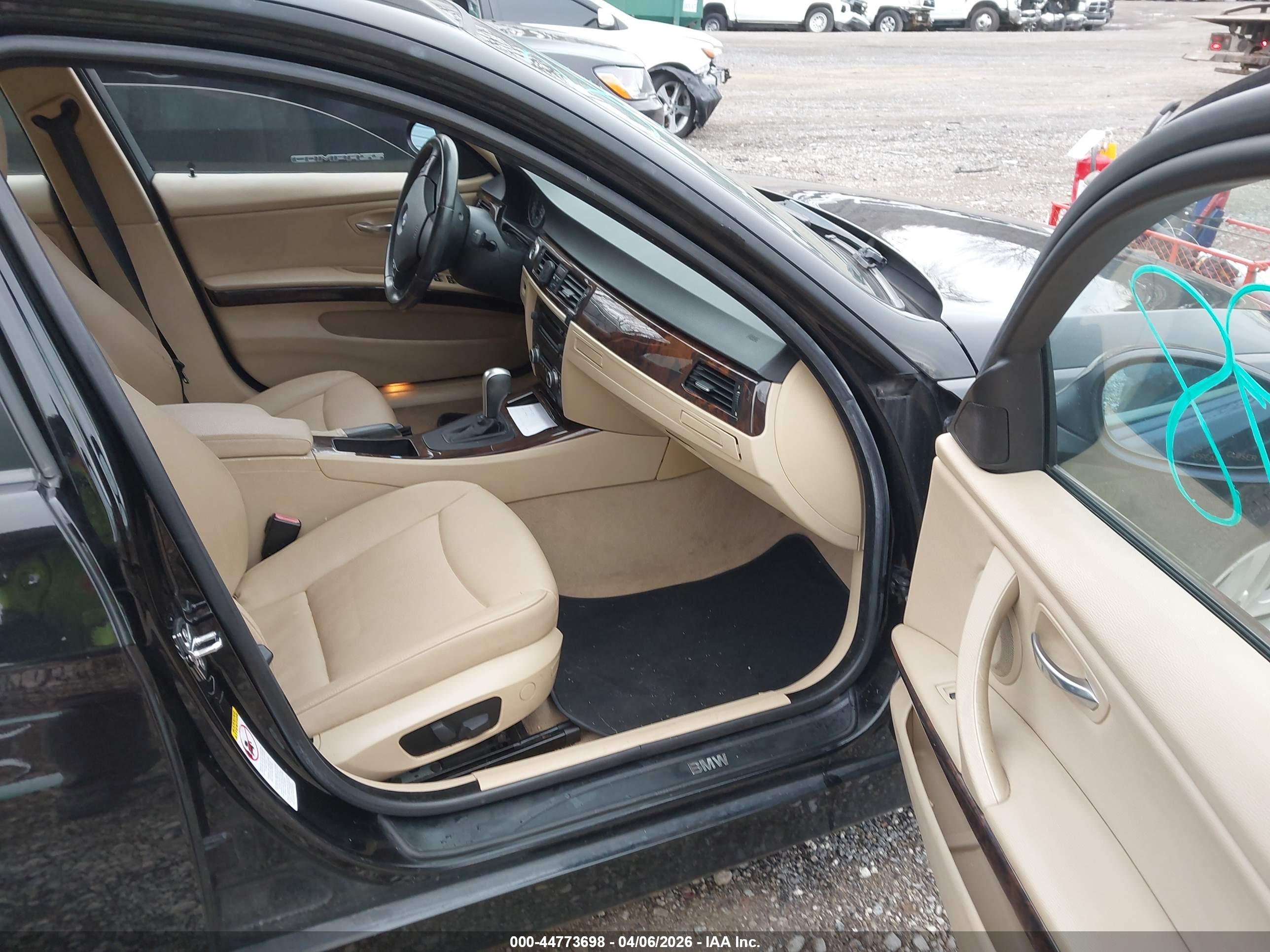 BMW 328XI image 5