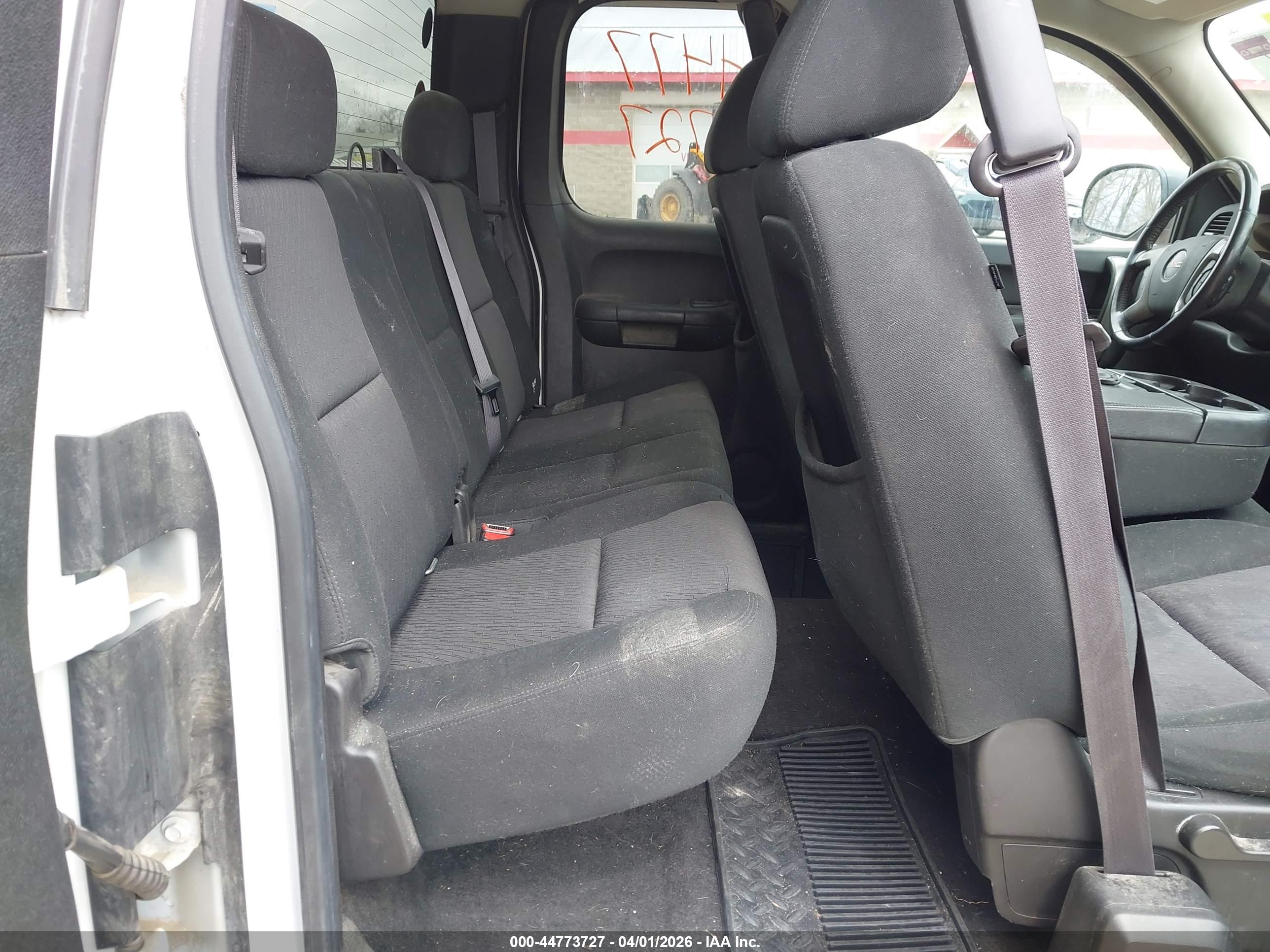 GMC SIERRA image 8