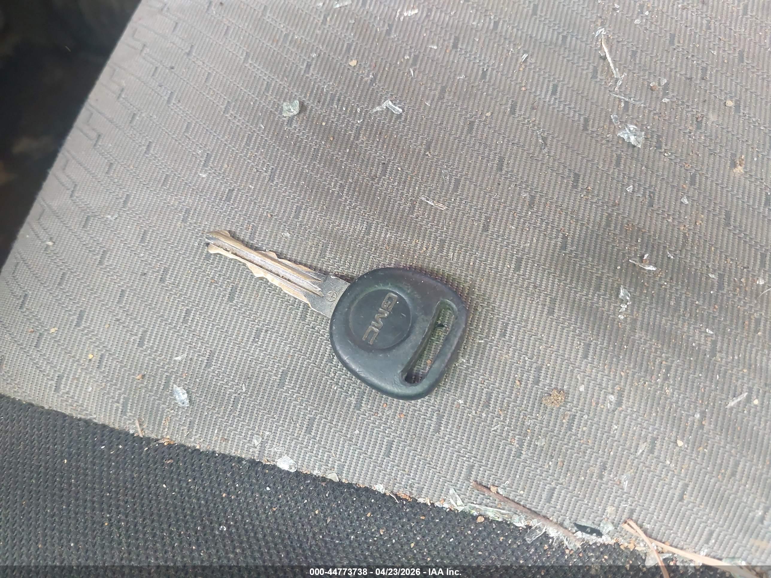 GMC SIERRA image 11