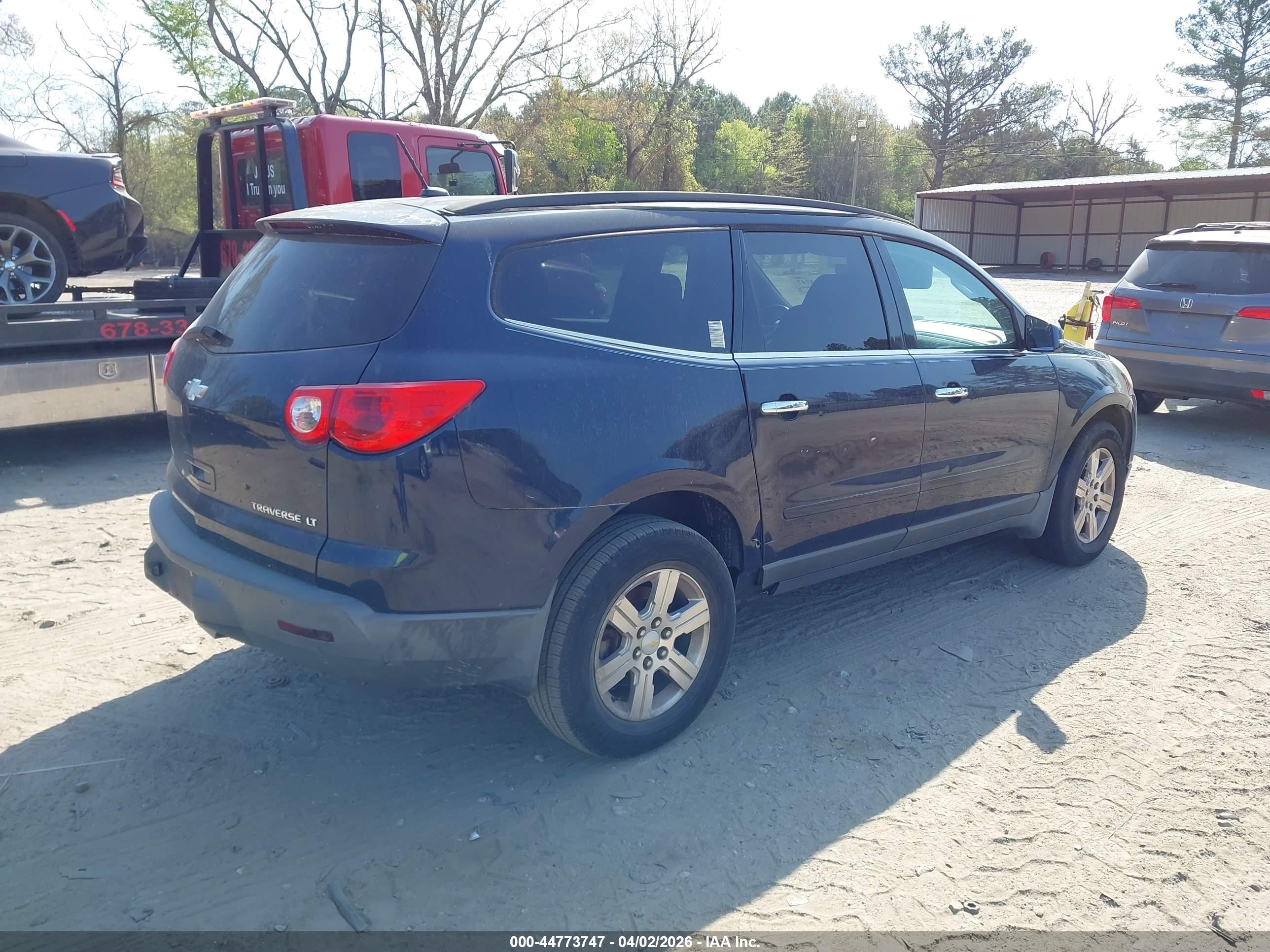 CHEVROLET TRAVERSE image 4