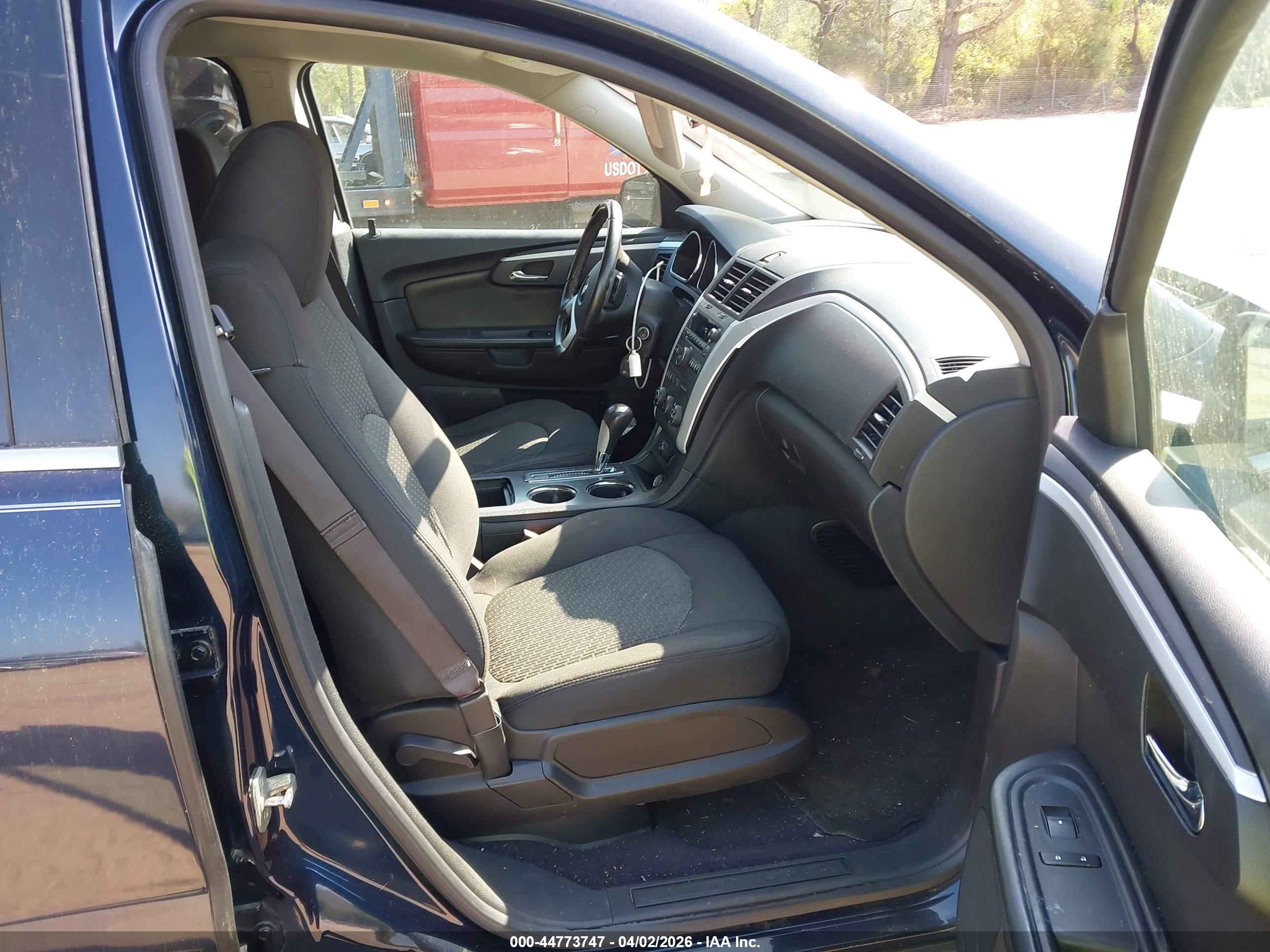 CHEVROLET TRAVERSE image 5