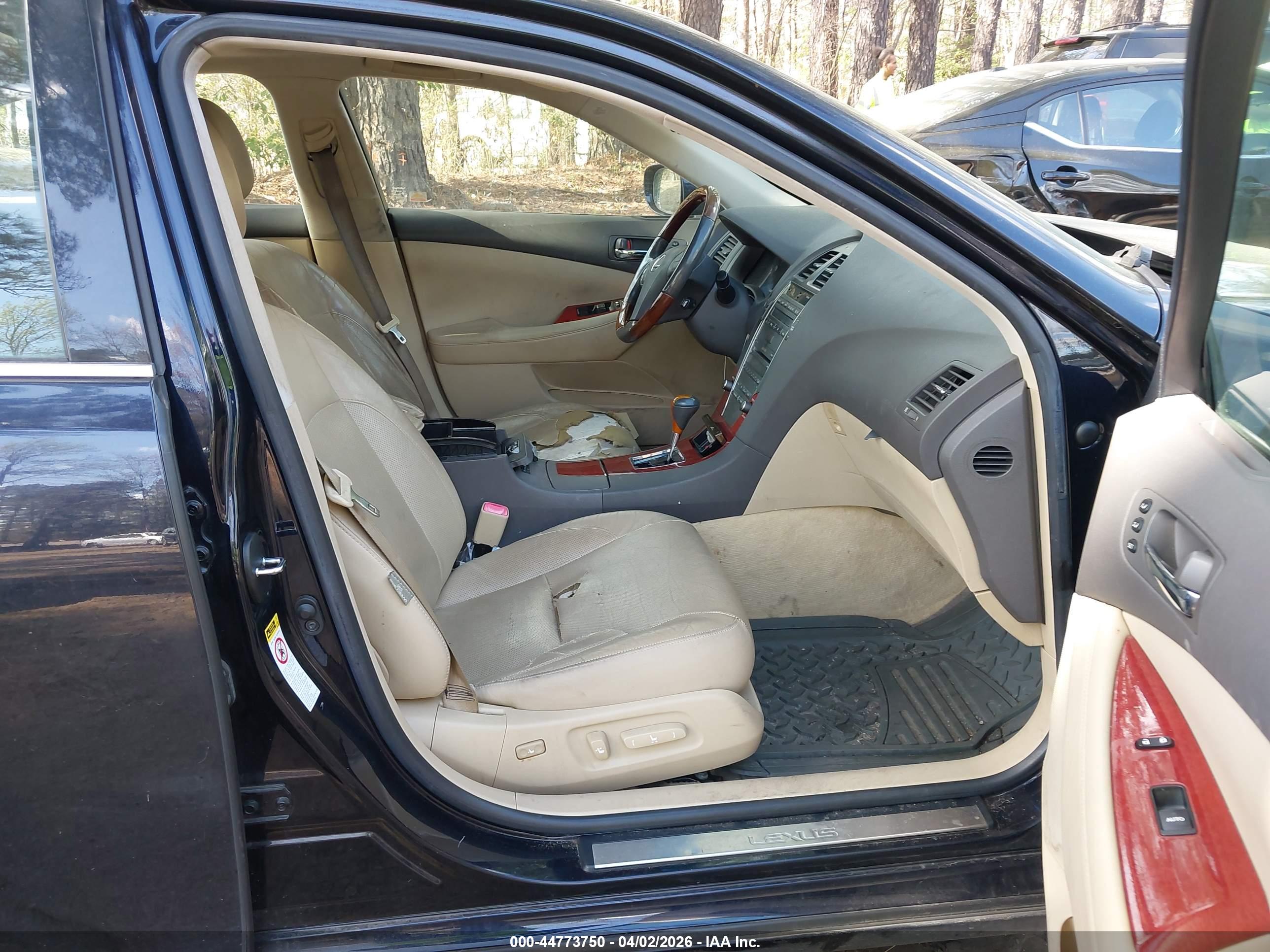 LEXUS ES image 5