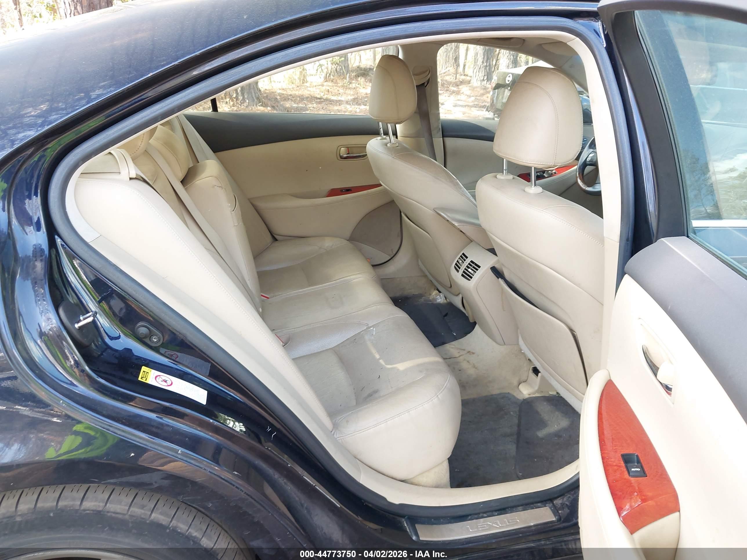 LEXUS ES image 8