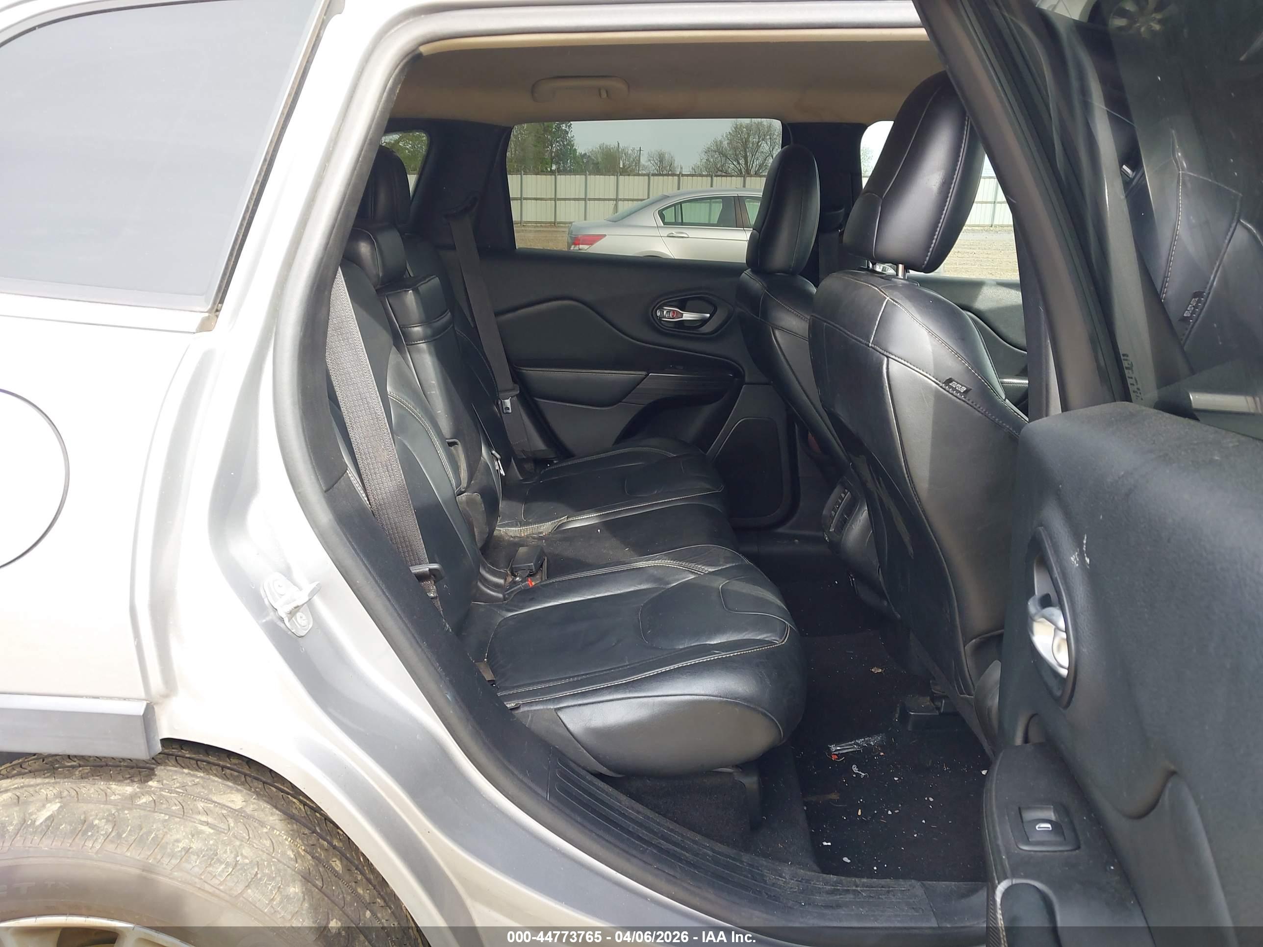 JEEP CHEROKEE image 8
