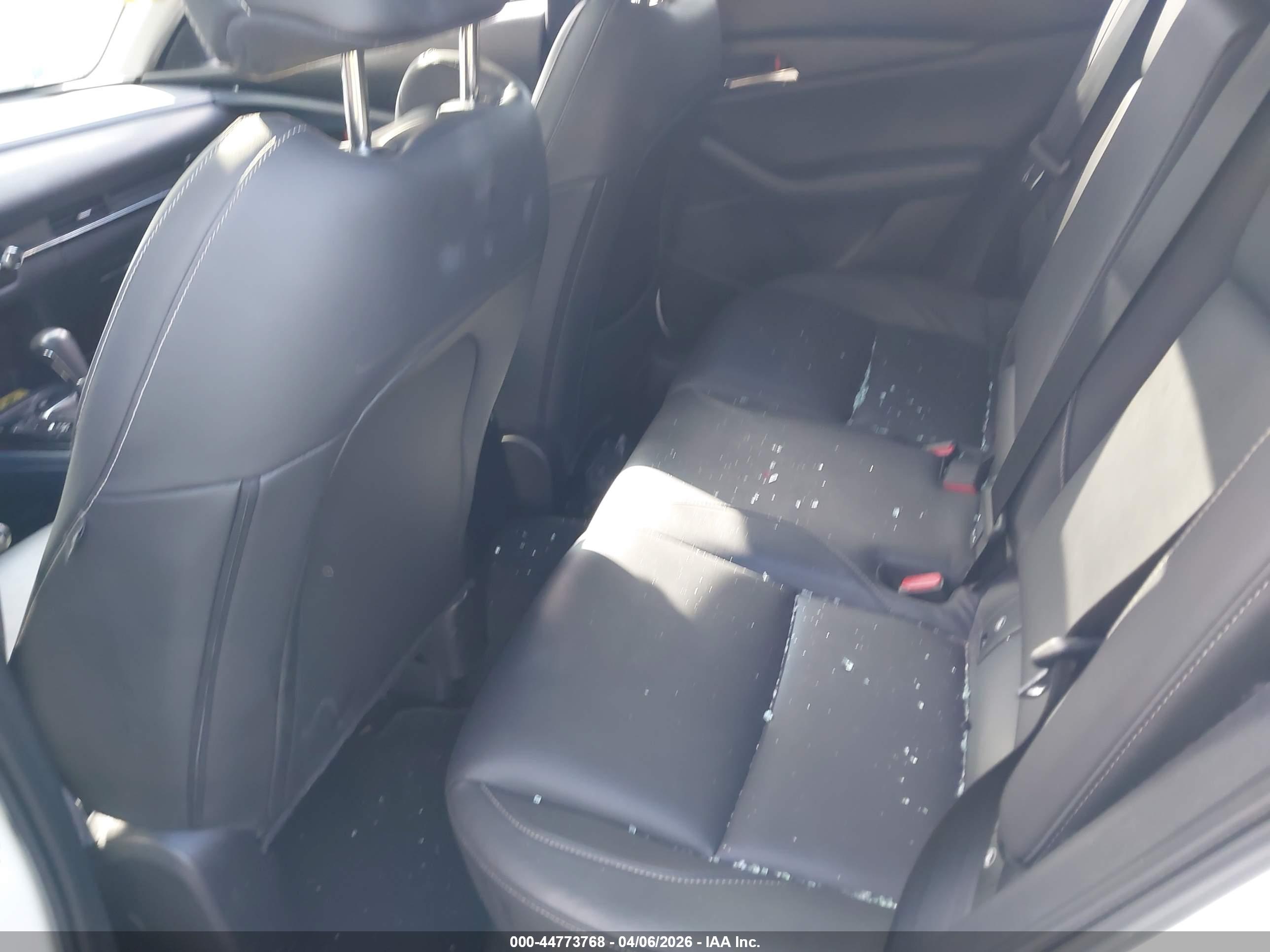 MAZDA CX-30 image 8