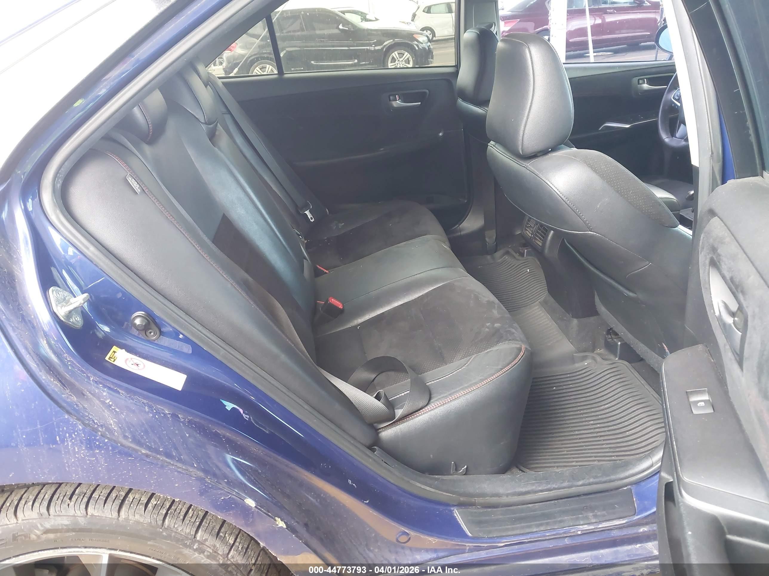 TOYOTA CAMRY image 8