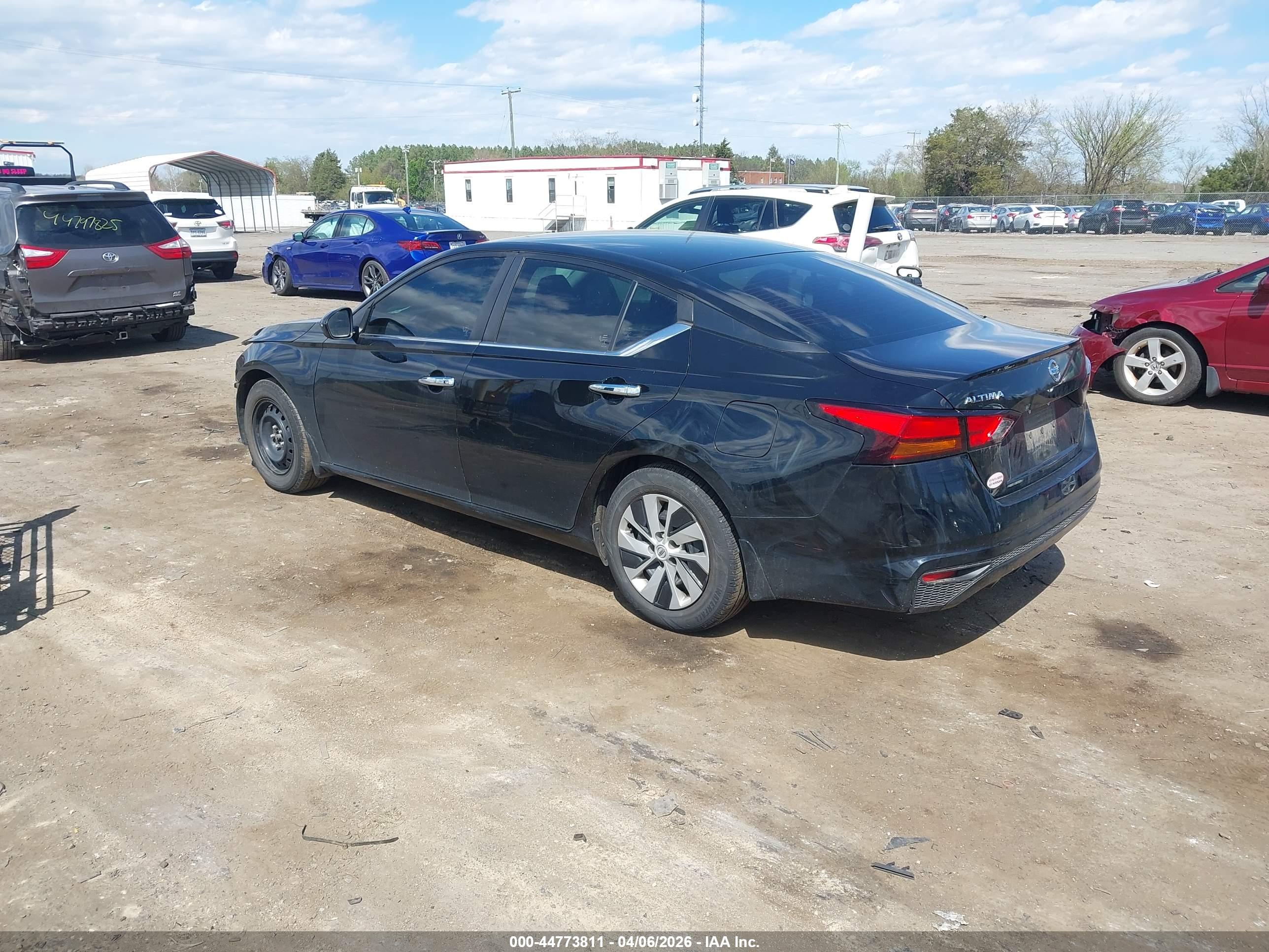 NISSAN ALTIMA image 3