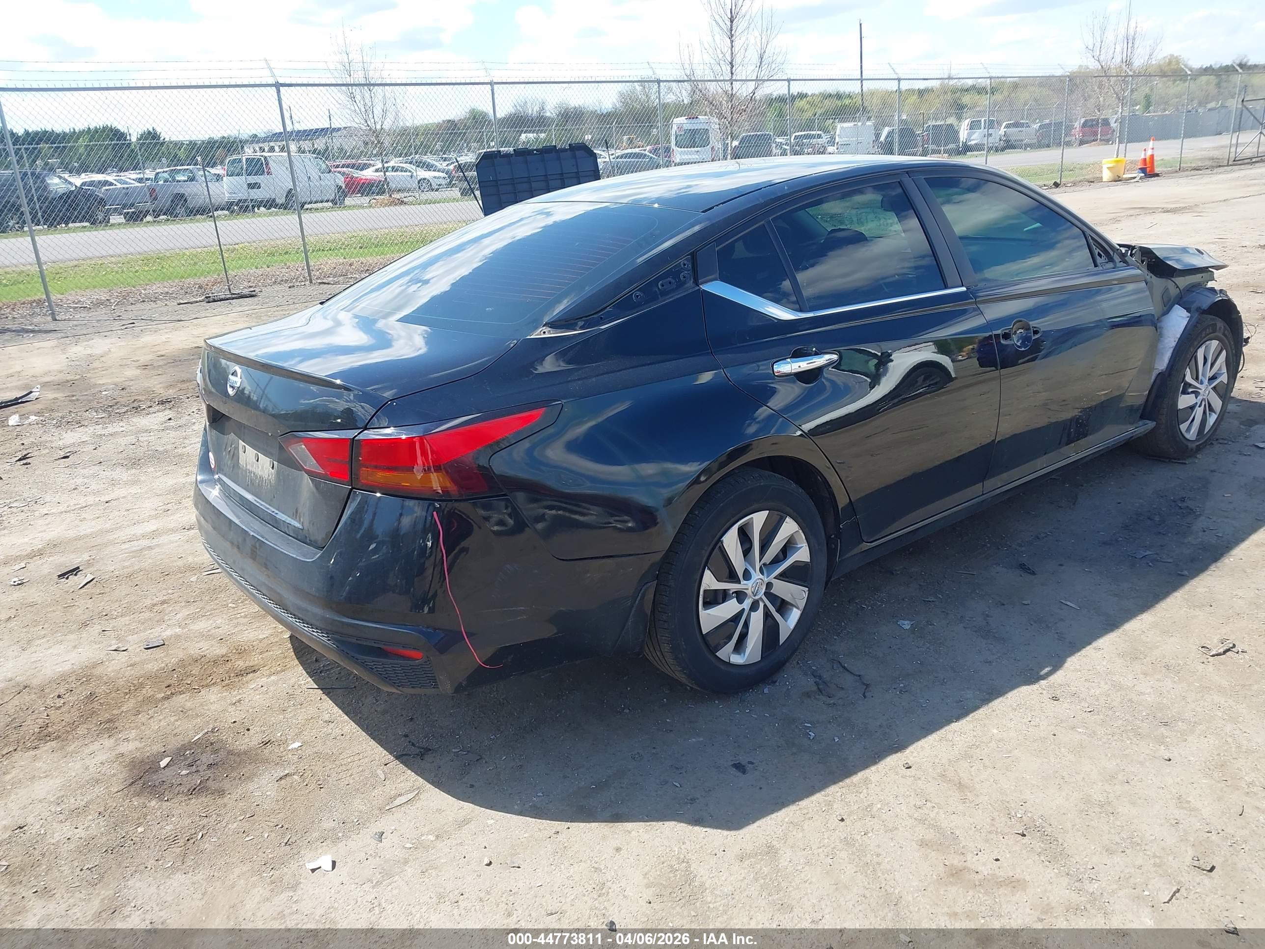 NISSAN ALTIMA image 4
