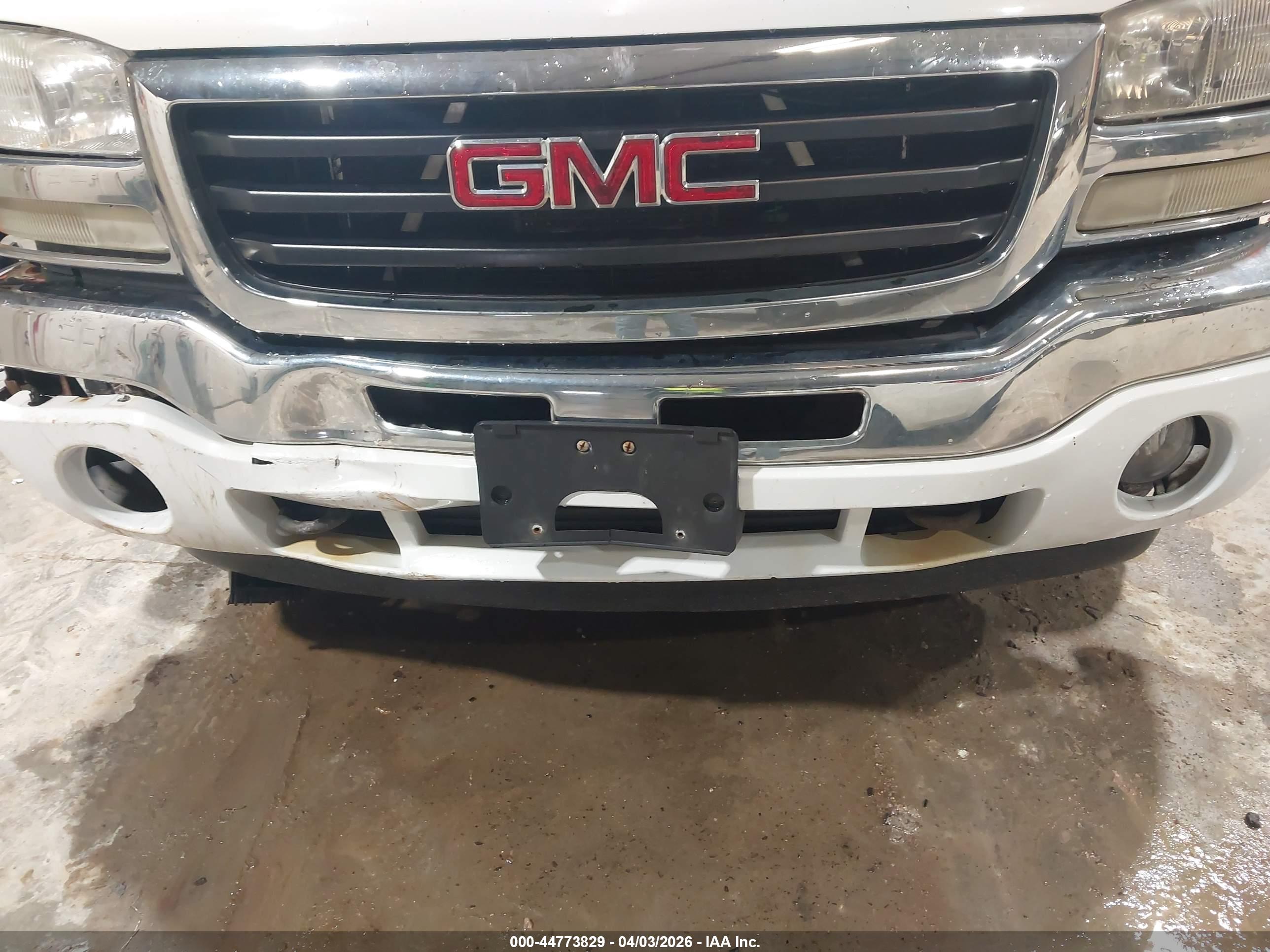 GMC SIERRA image 6
