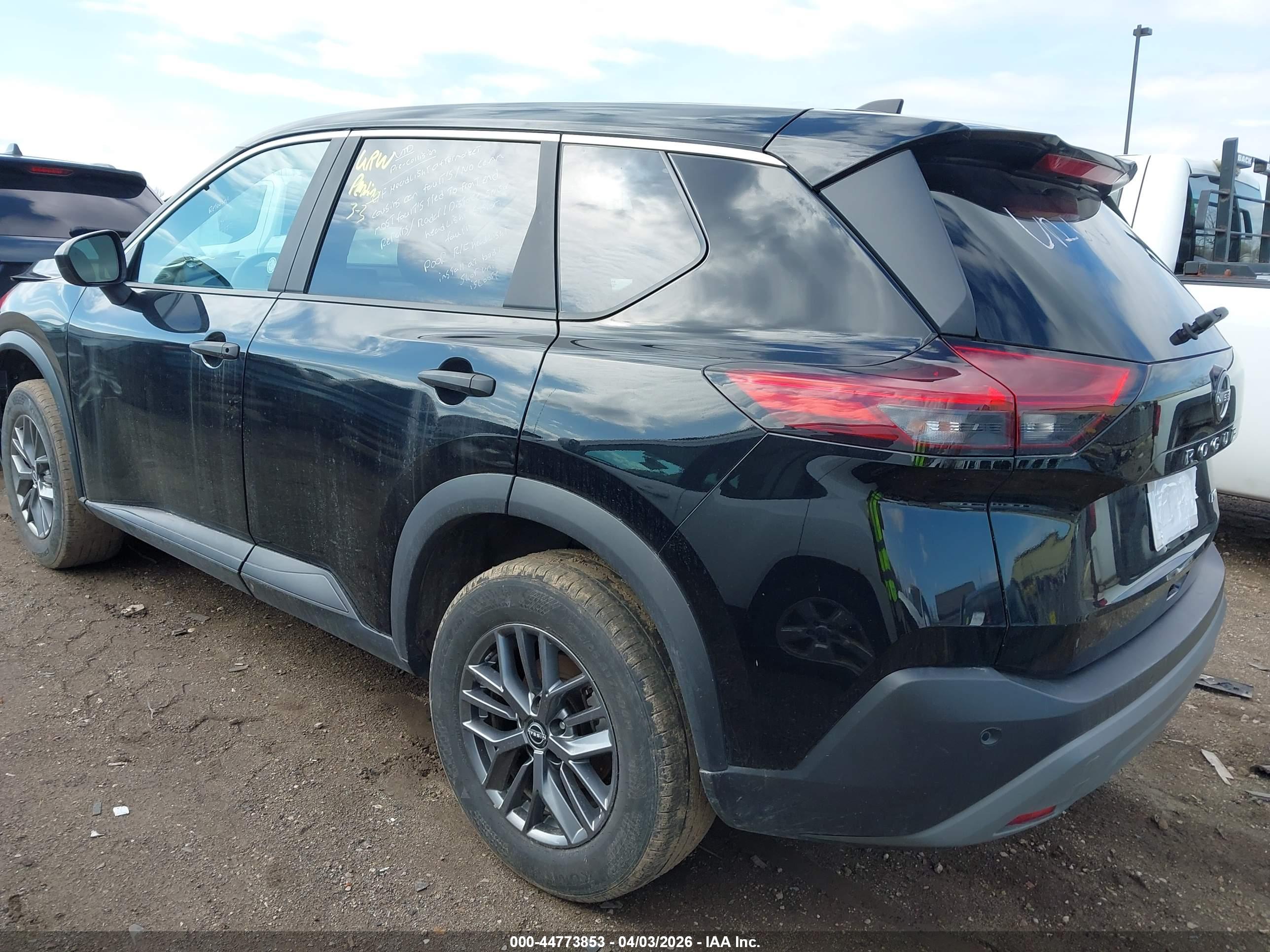 NISSAN ROGUE image 3
