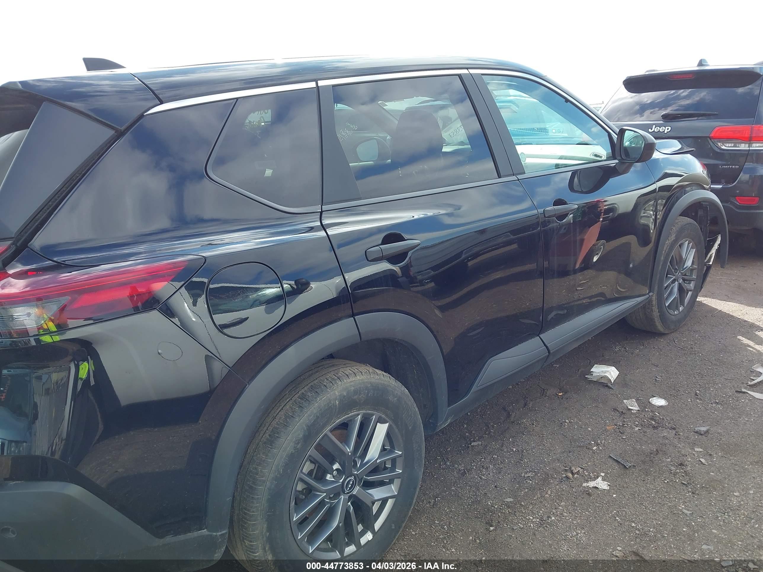 NISSAN ROGUE image 4
