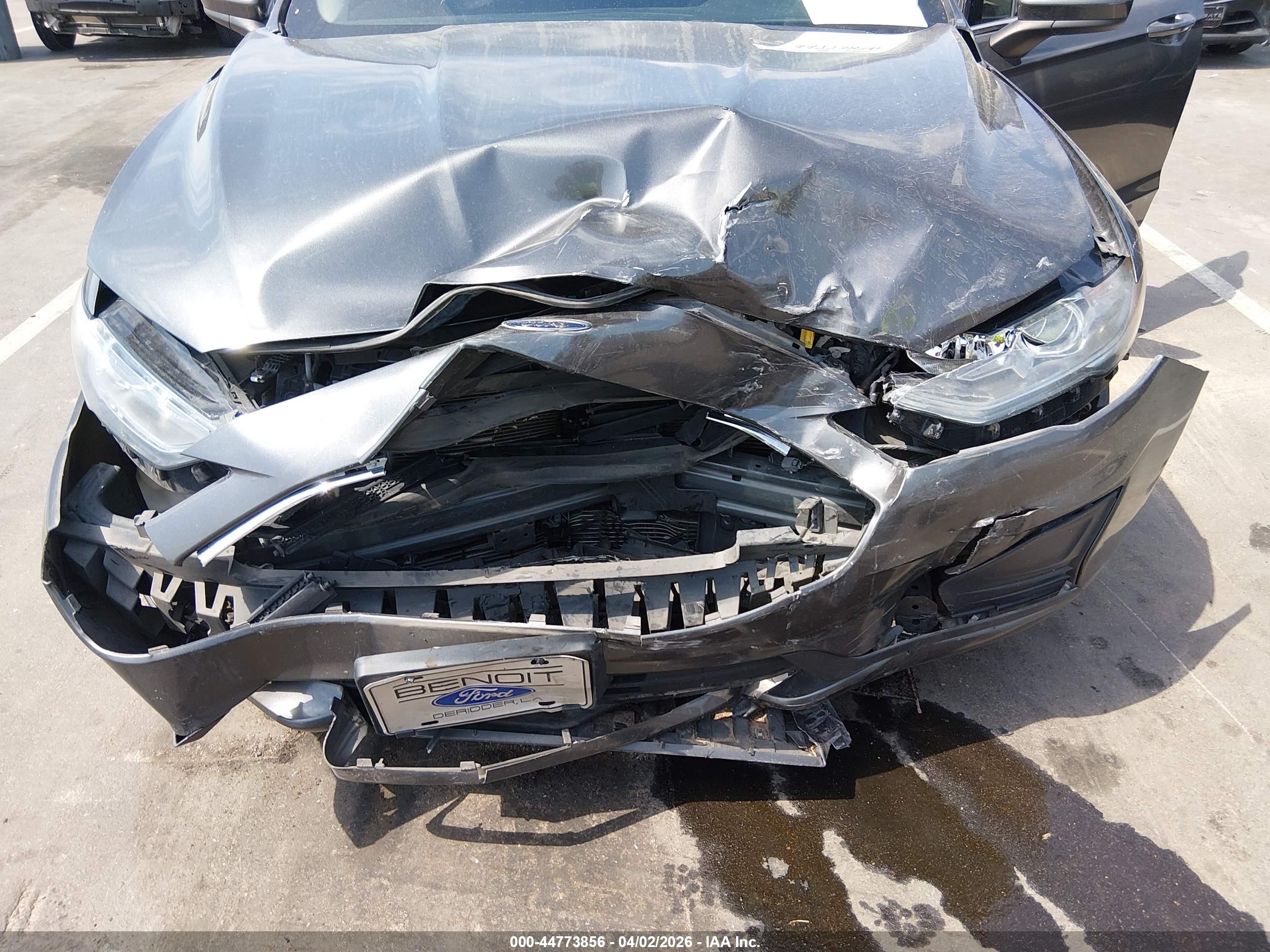 FORD FUSION image 6