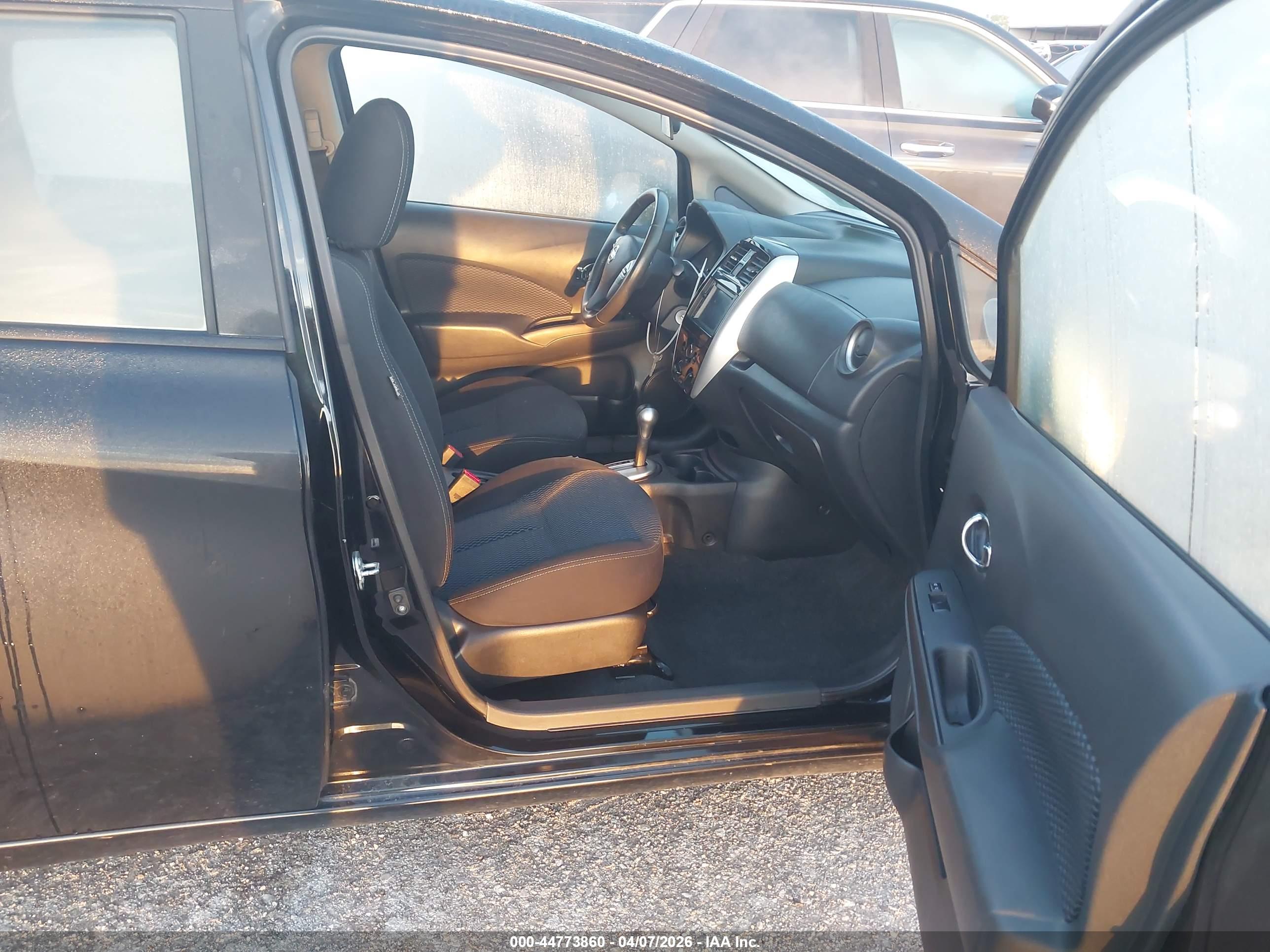 NISSAN VERSA image 5