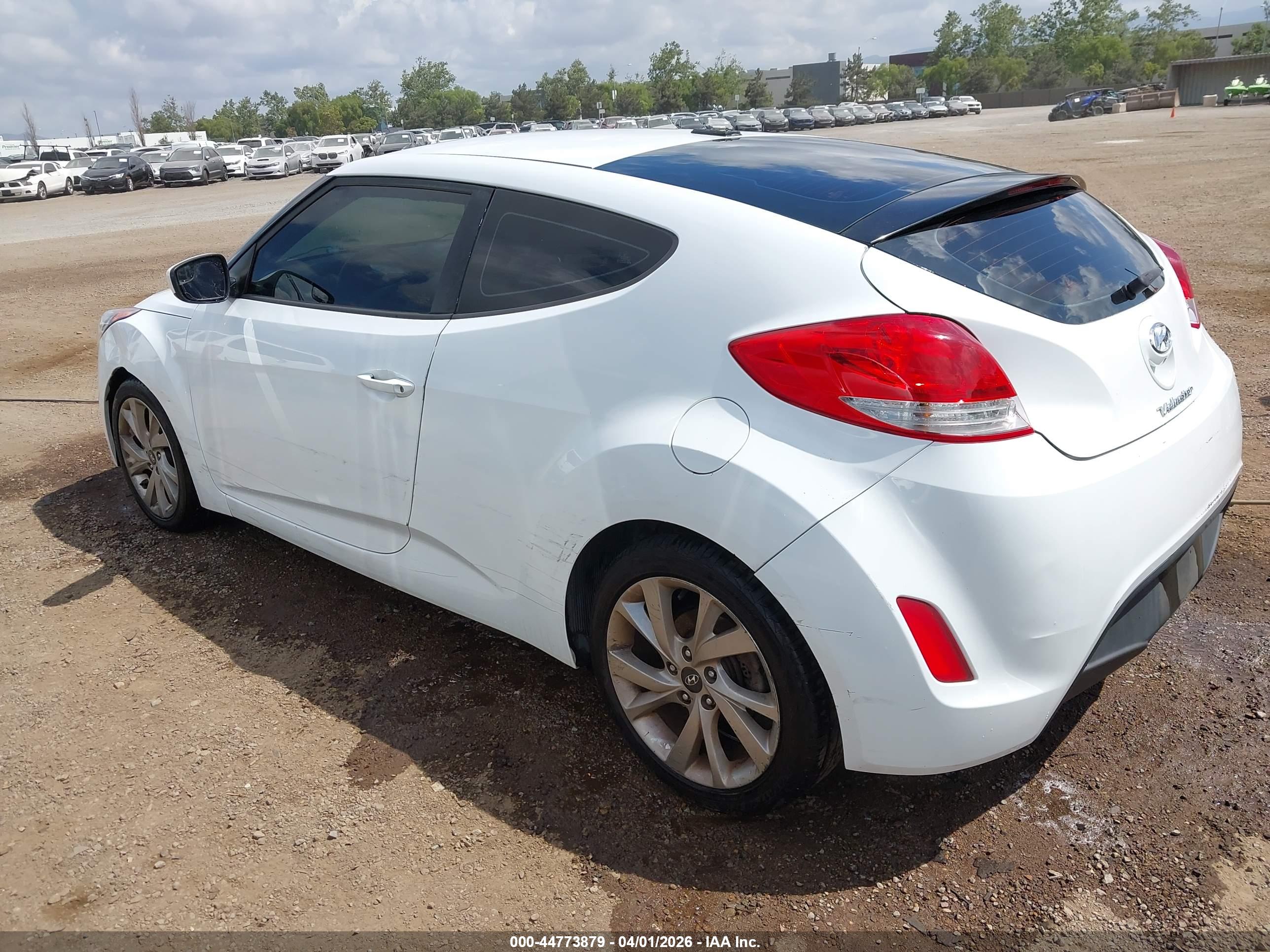 HYUNDAI VELOSTER image 3